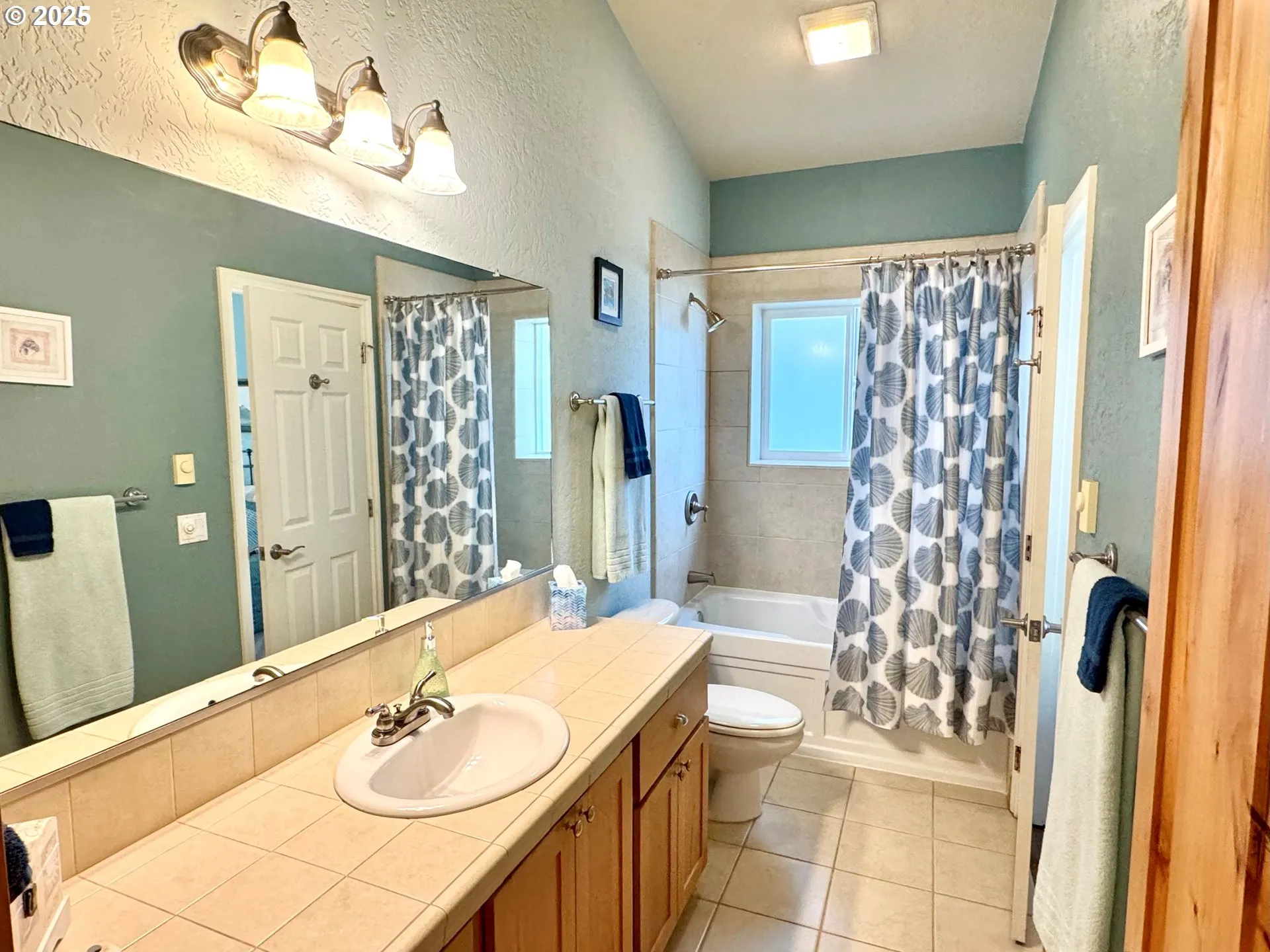 Bathroom-Upper