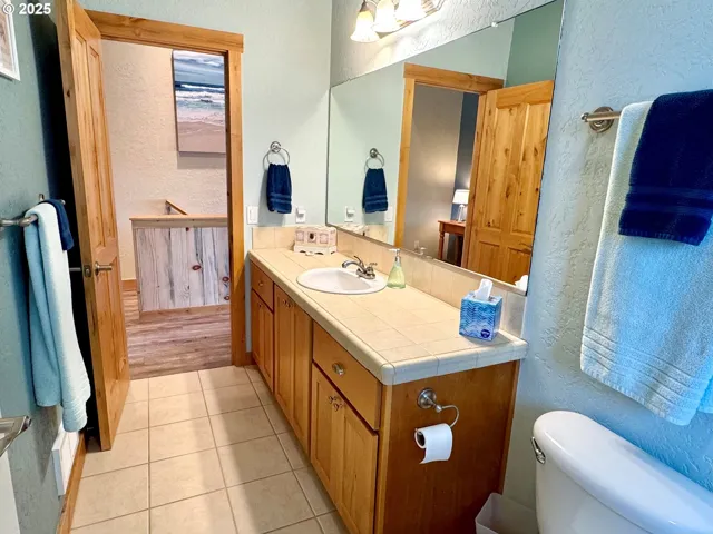 Bathroom-Upper