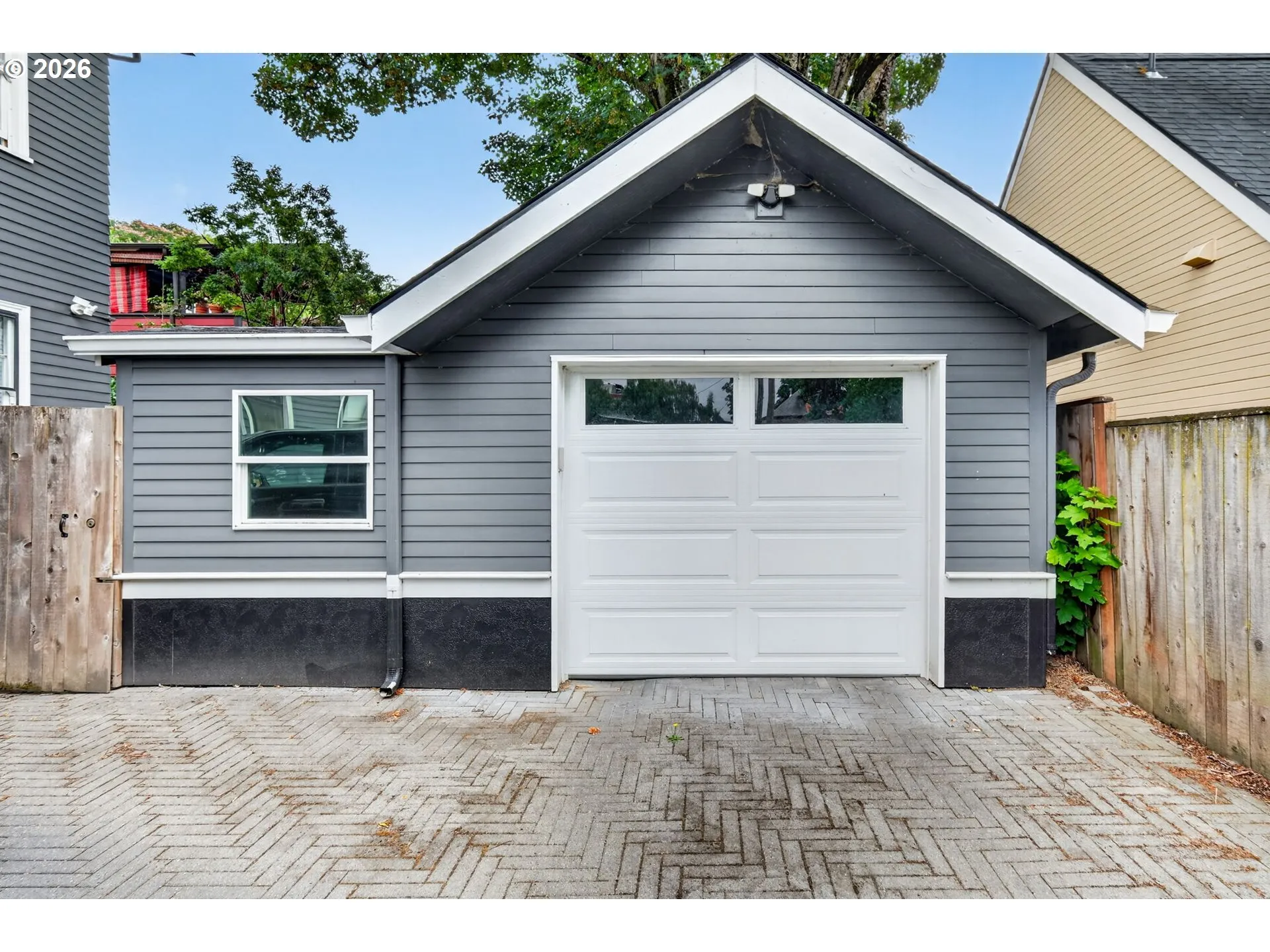 Garage