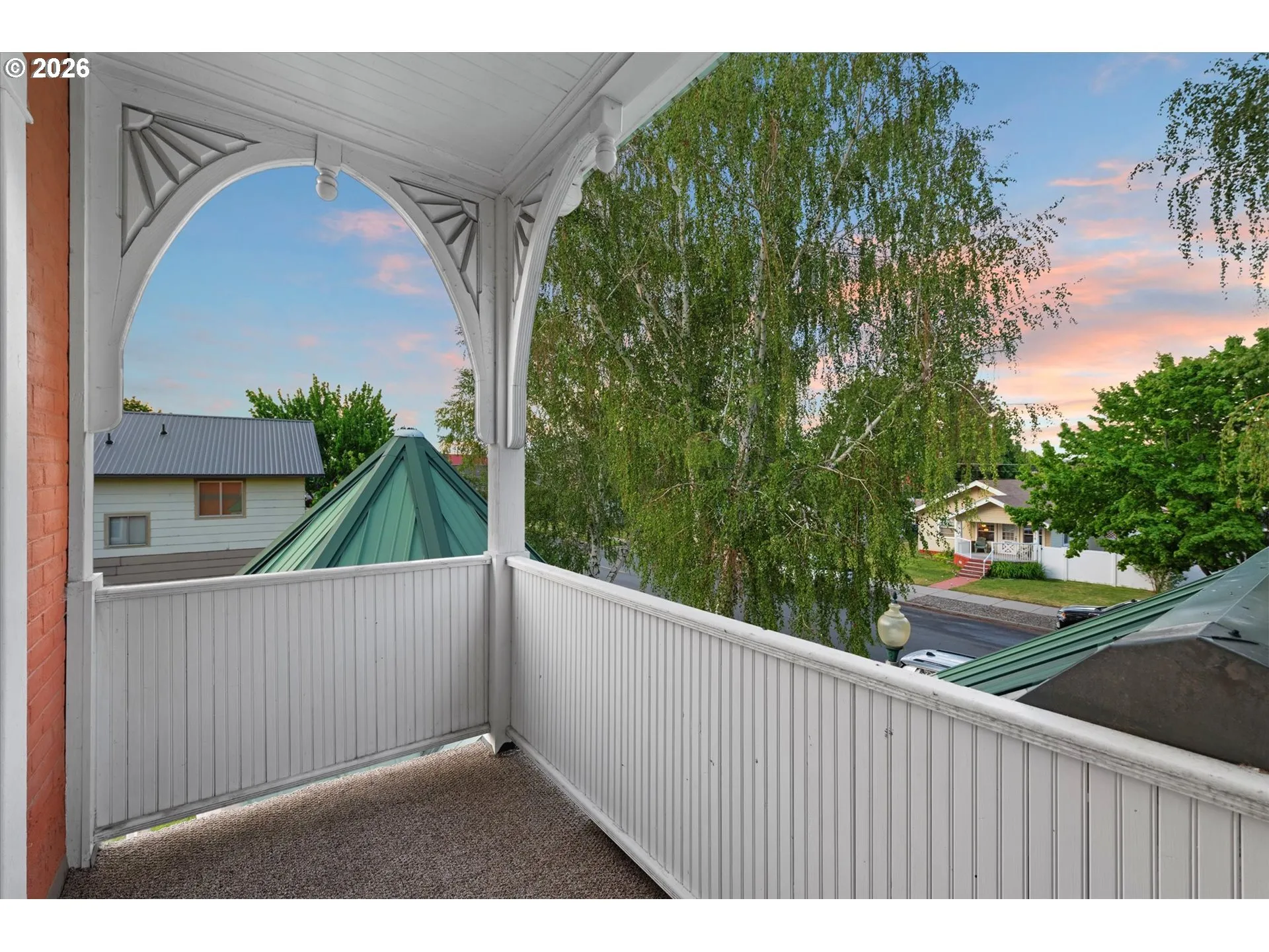 Balcony-Covered
