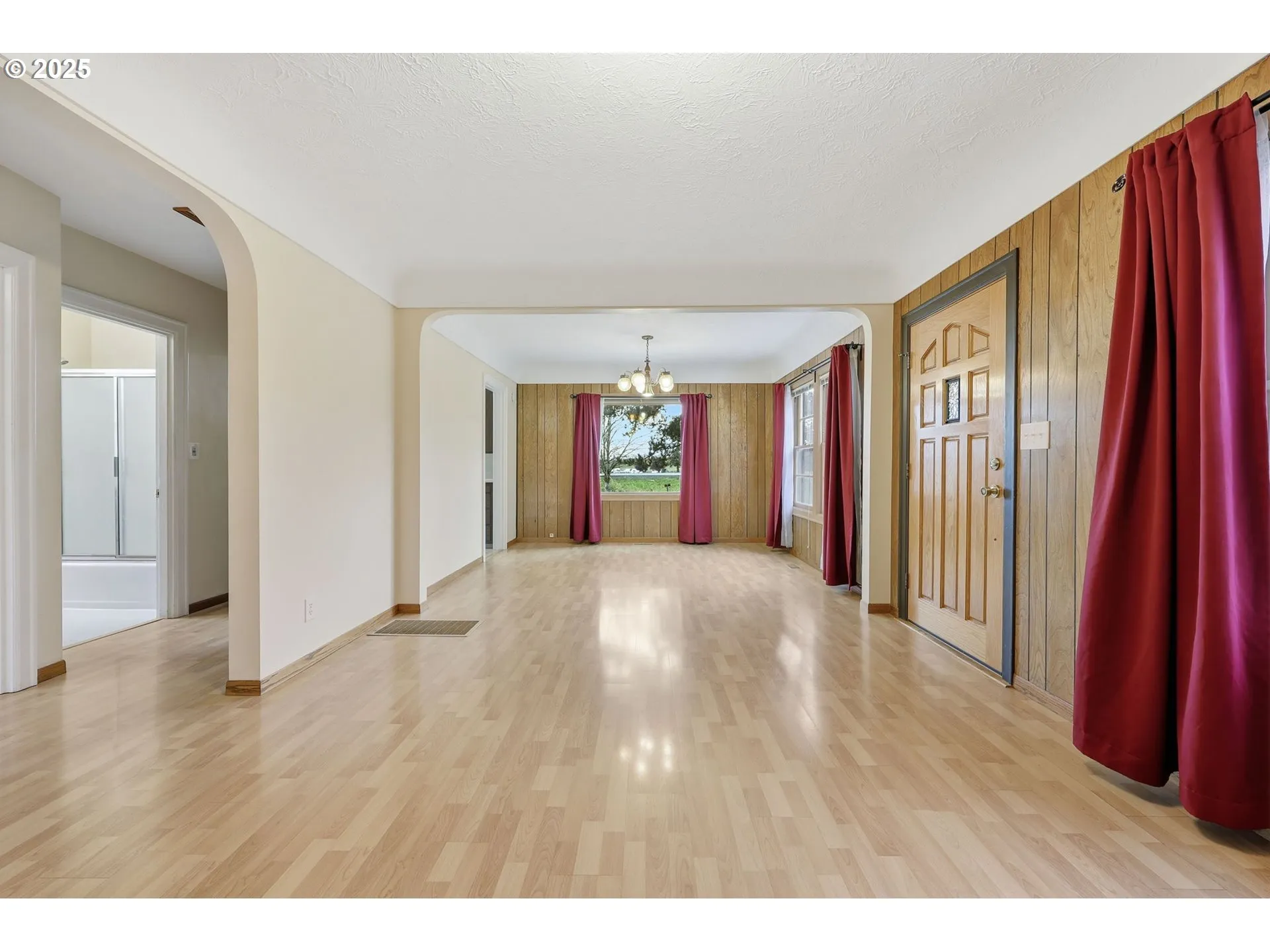 Living Room/Dining Room