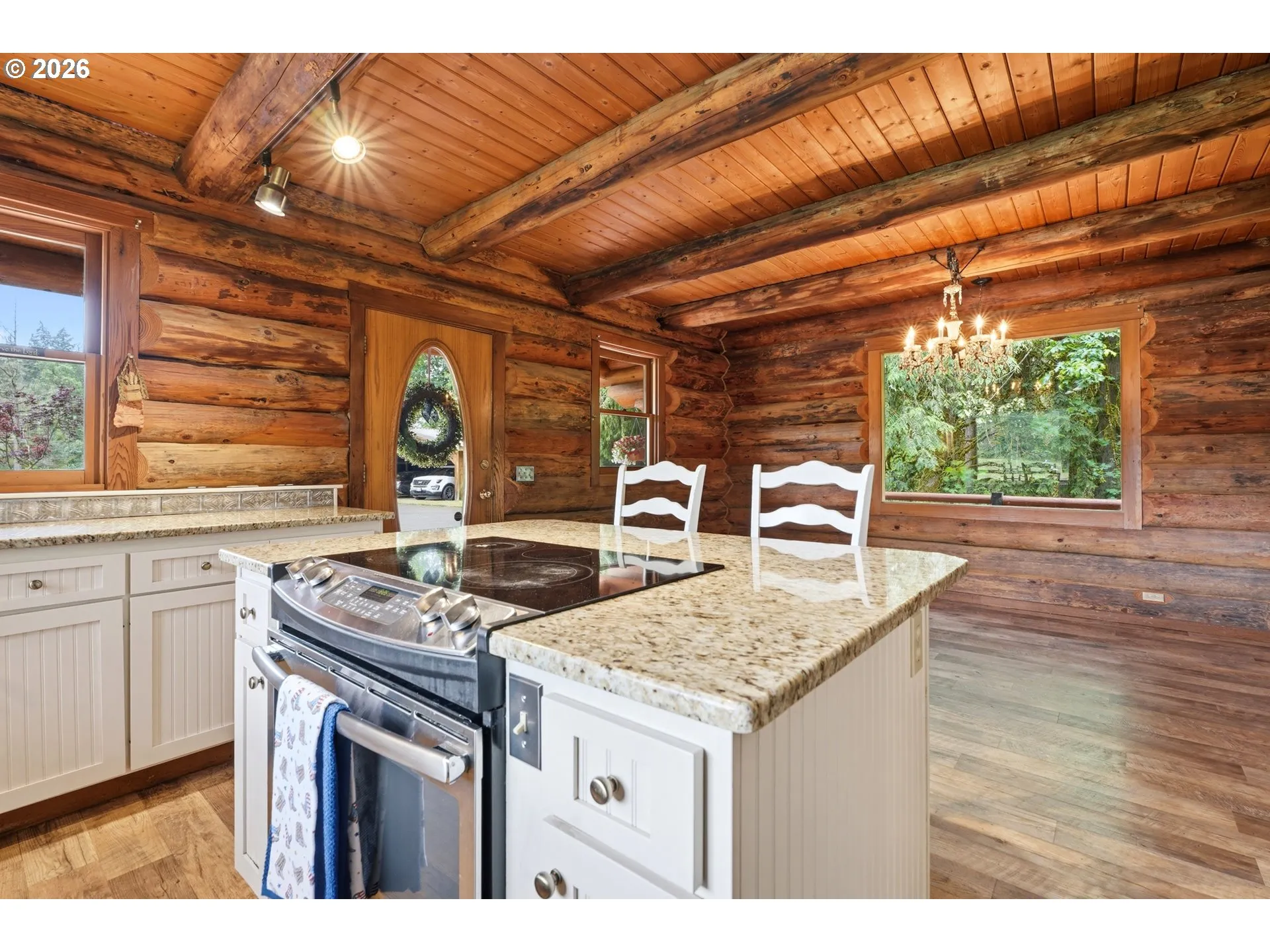 Kitchen/Dining Room-Island
