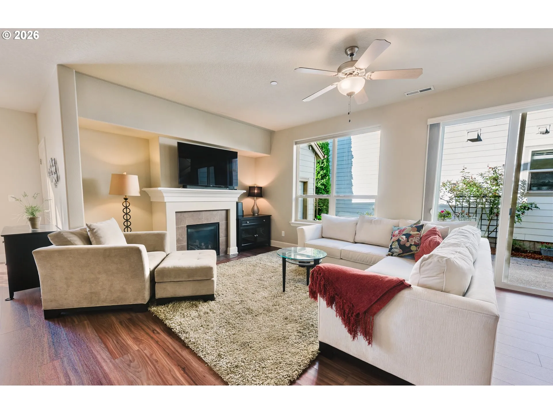 Living Room-Fireplace