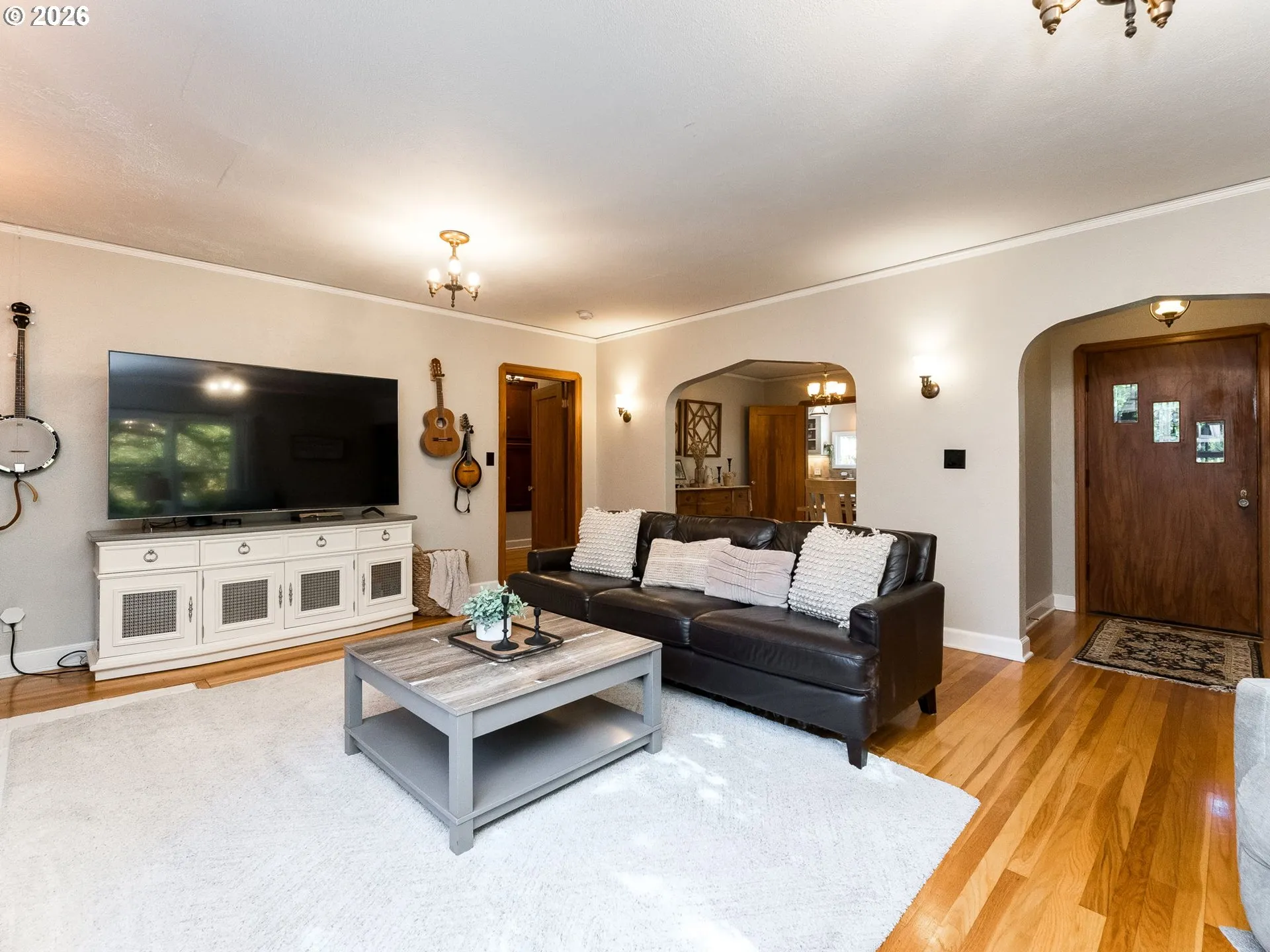 Living Room-Fireplace