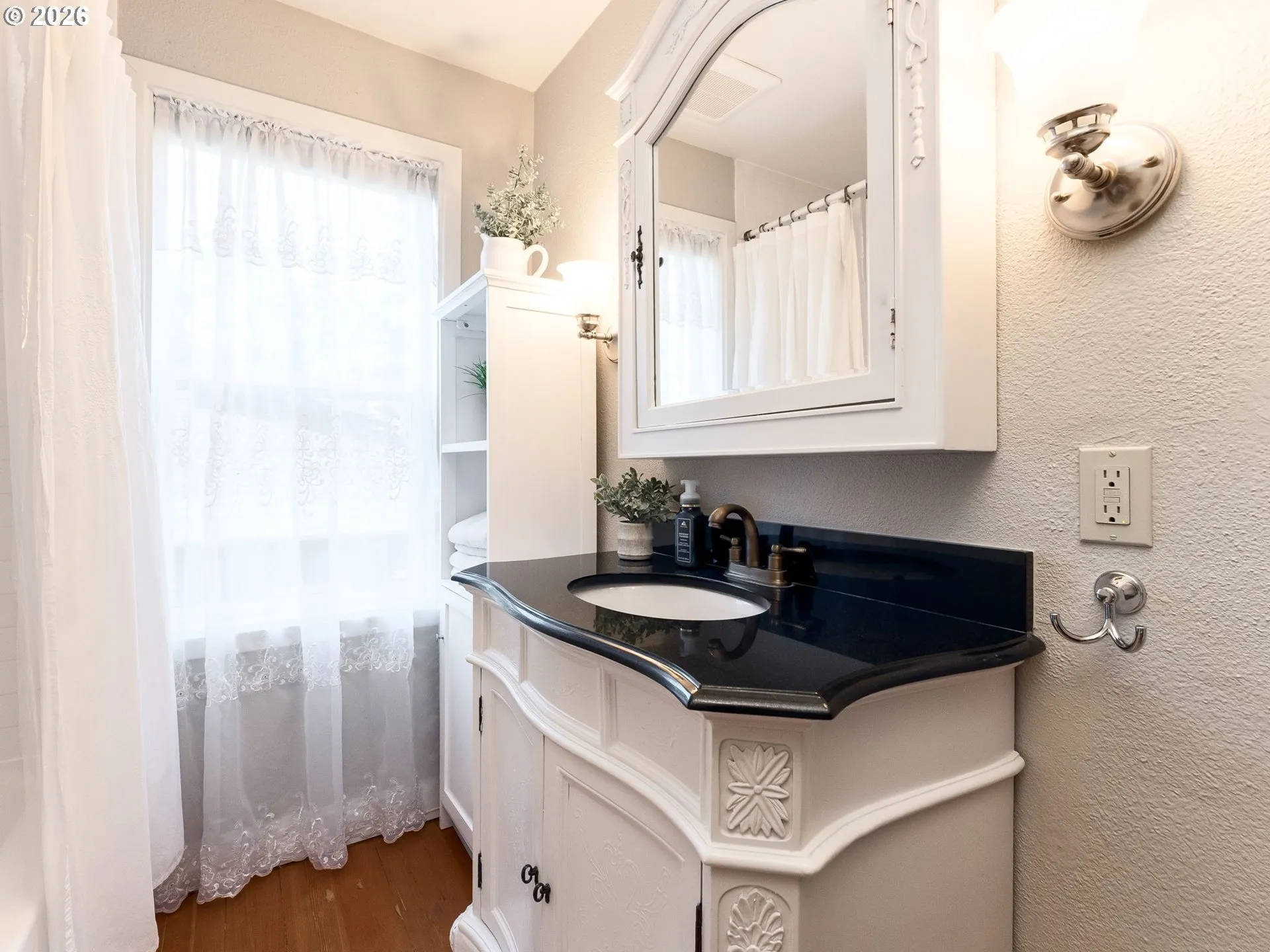 Bathroom-Upper