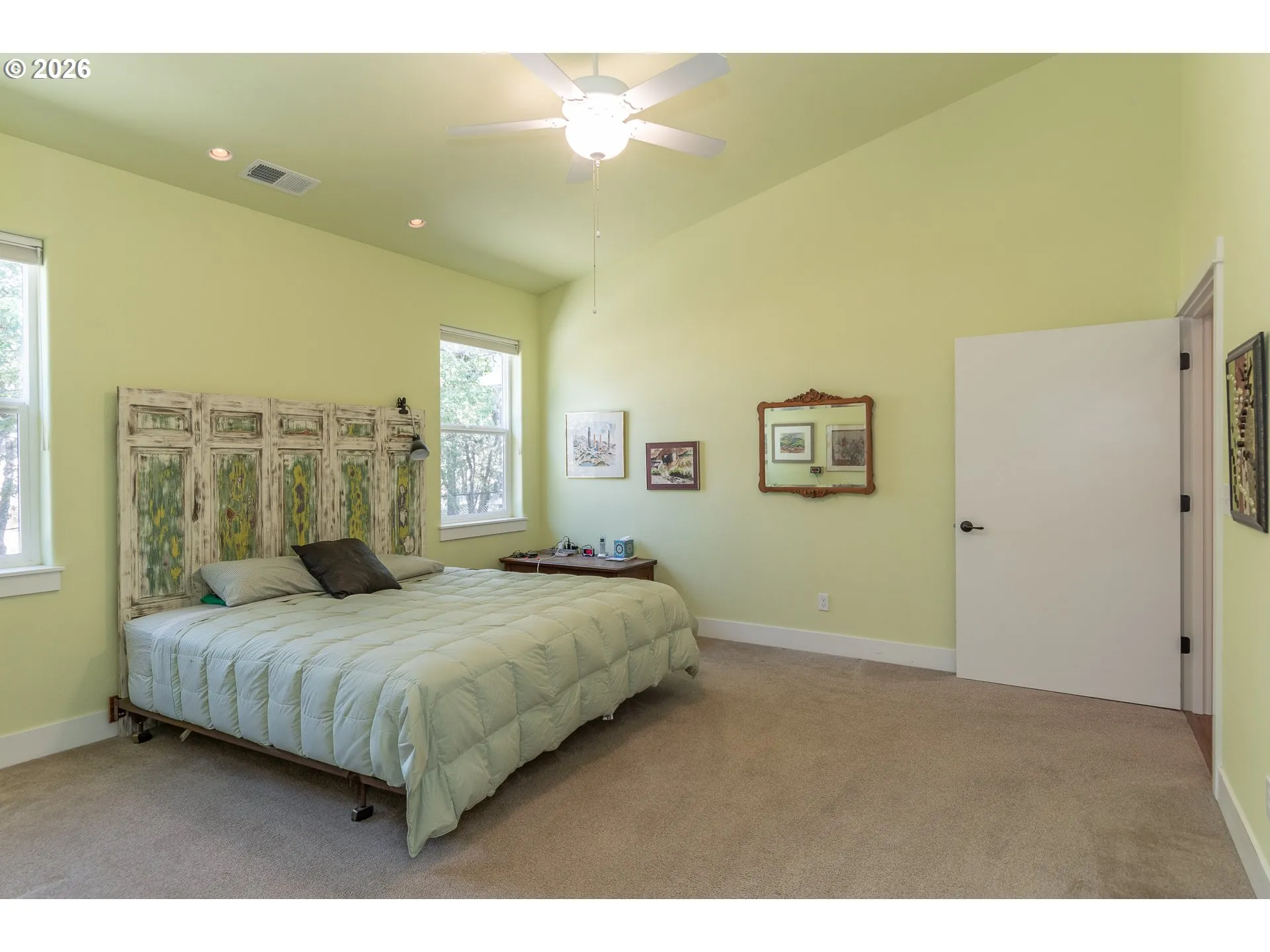 Bedroom, Primary-Vaulted Ceilings