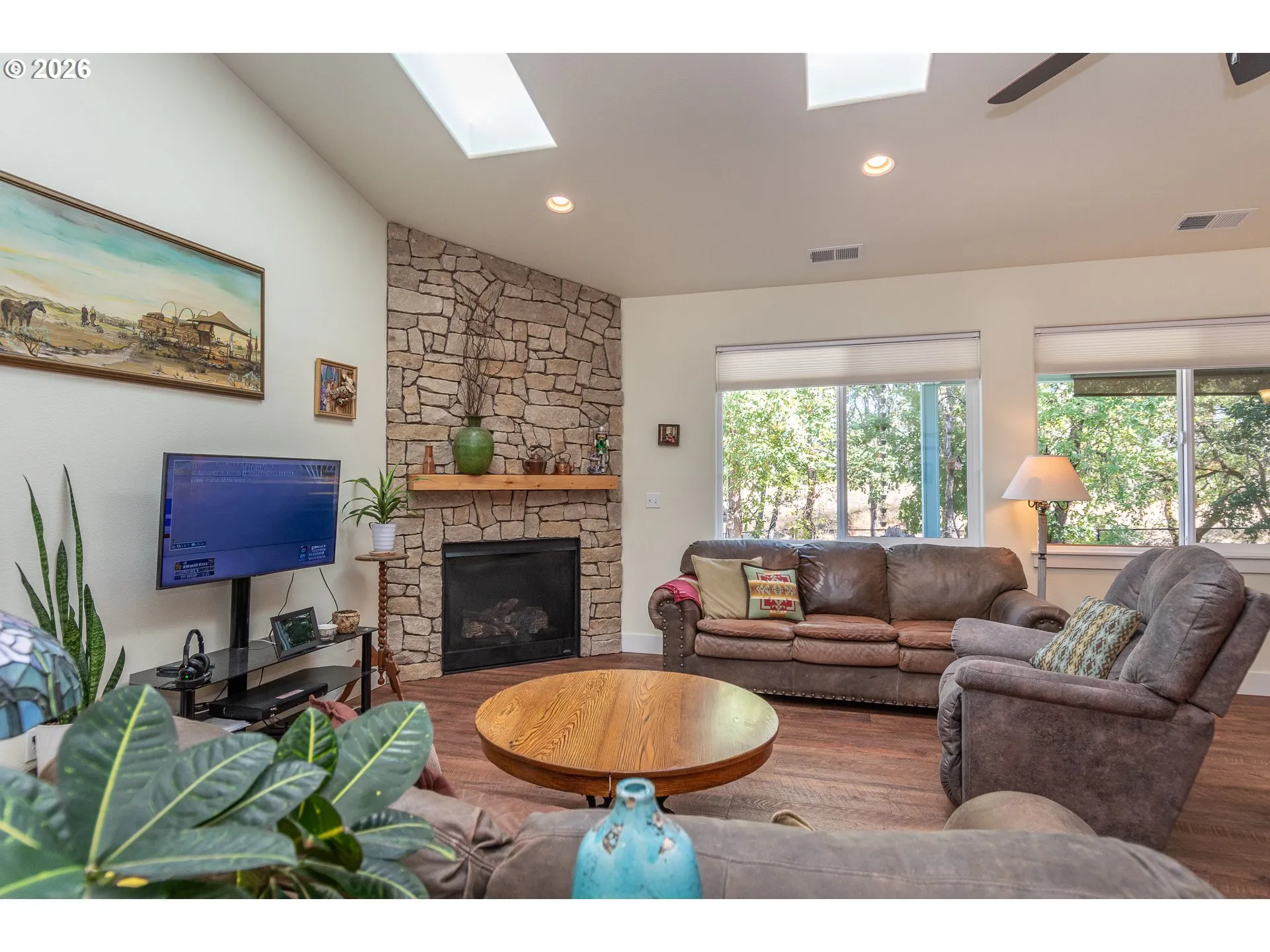 Living Room-Fireplace