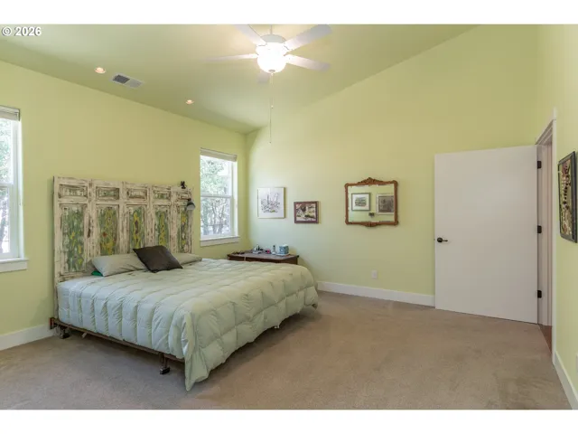 Bedroom, Primary-Vaulted Ceilings