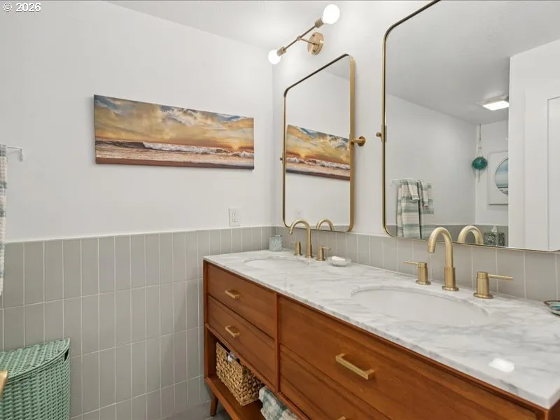 Bathroom-Double Sinks