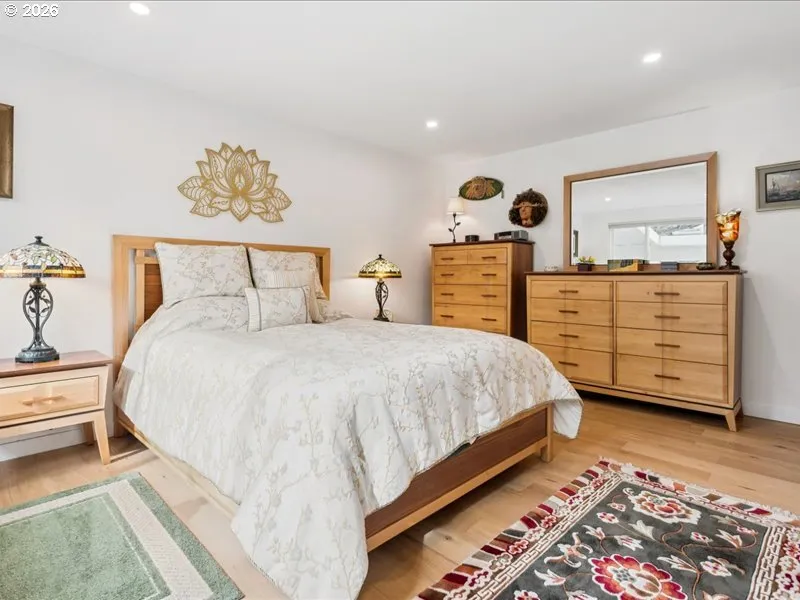 Bedroom, Primary-Upper