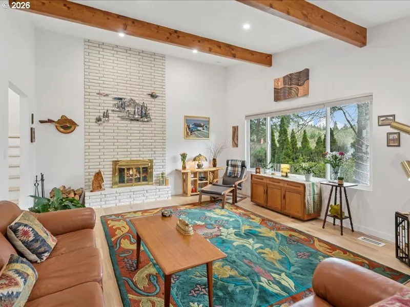 Living Room-Fireplace