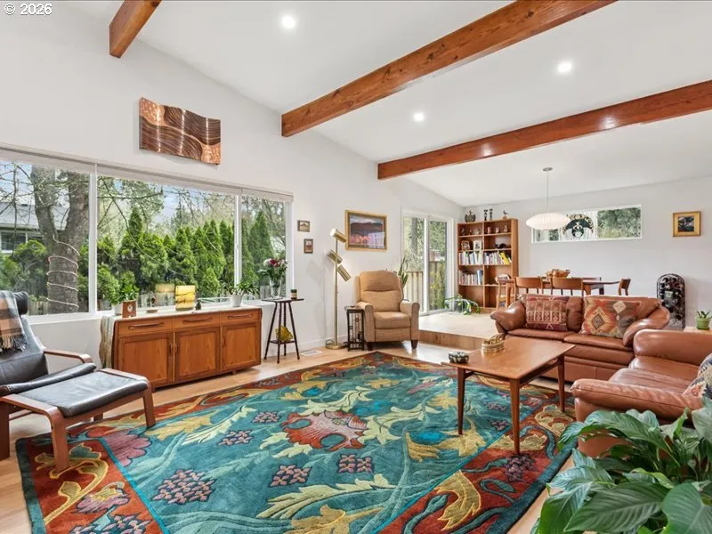 Living Room-Vaulted Ceilings