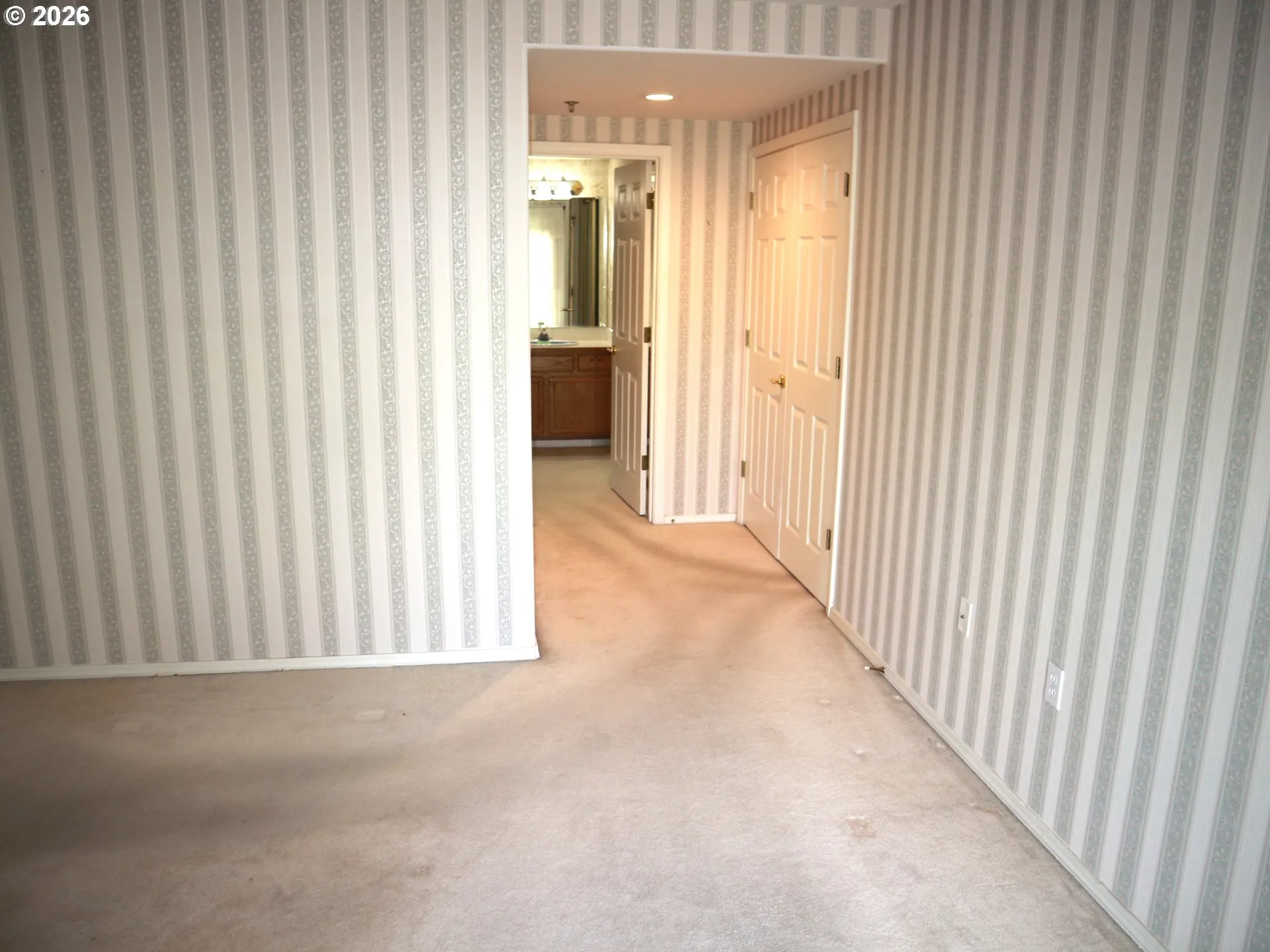 Bedroom, Primary