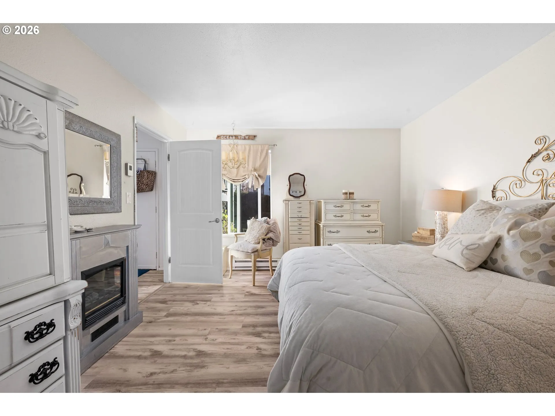 Bedroom, Primary