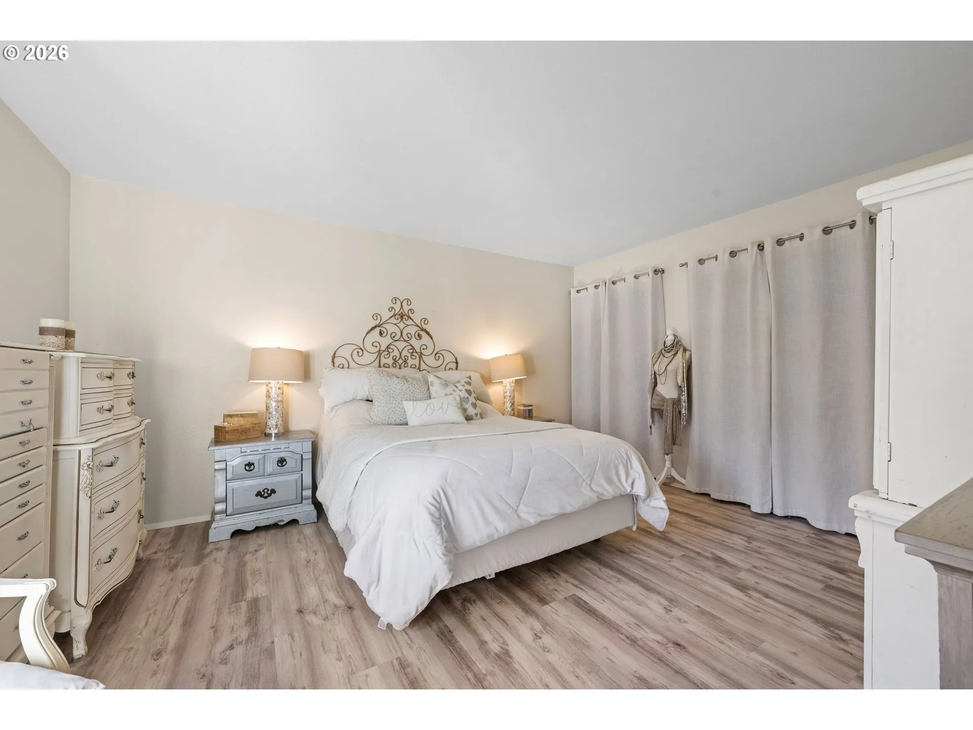 Bedroom, Primary-Main