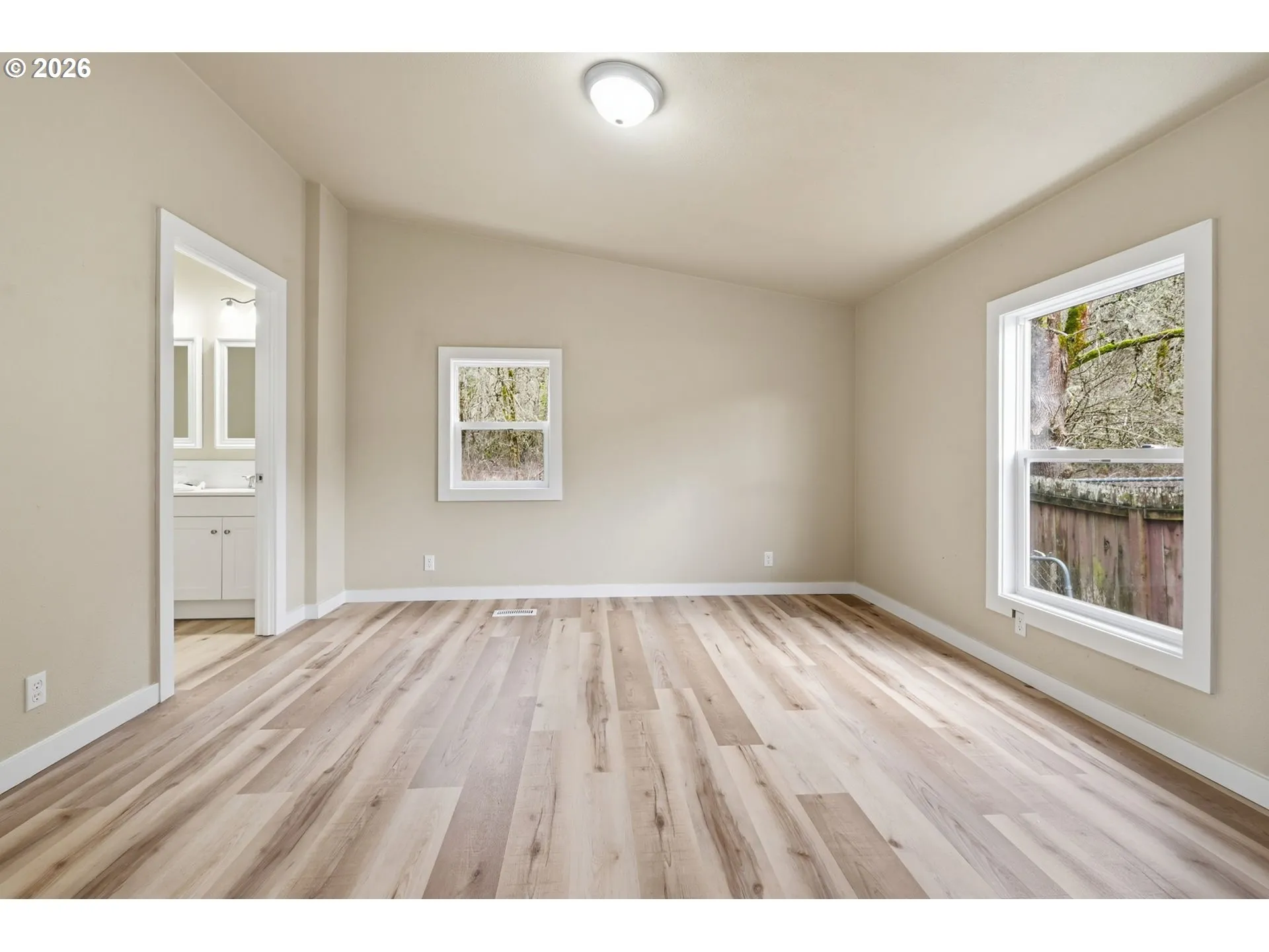 Bedroom, Owner's Suite-Vaulted Ceilings
