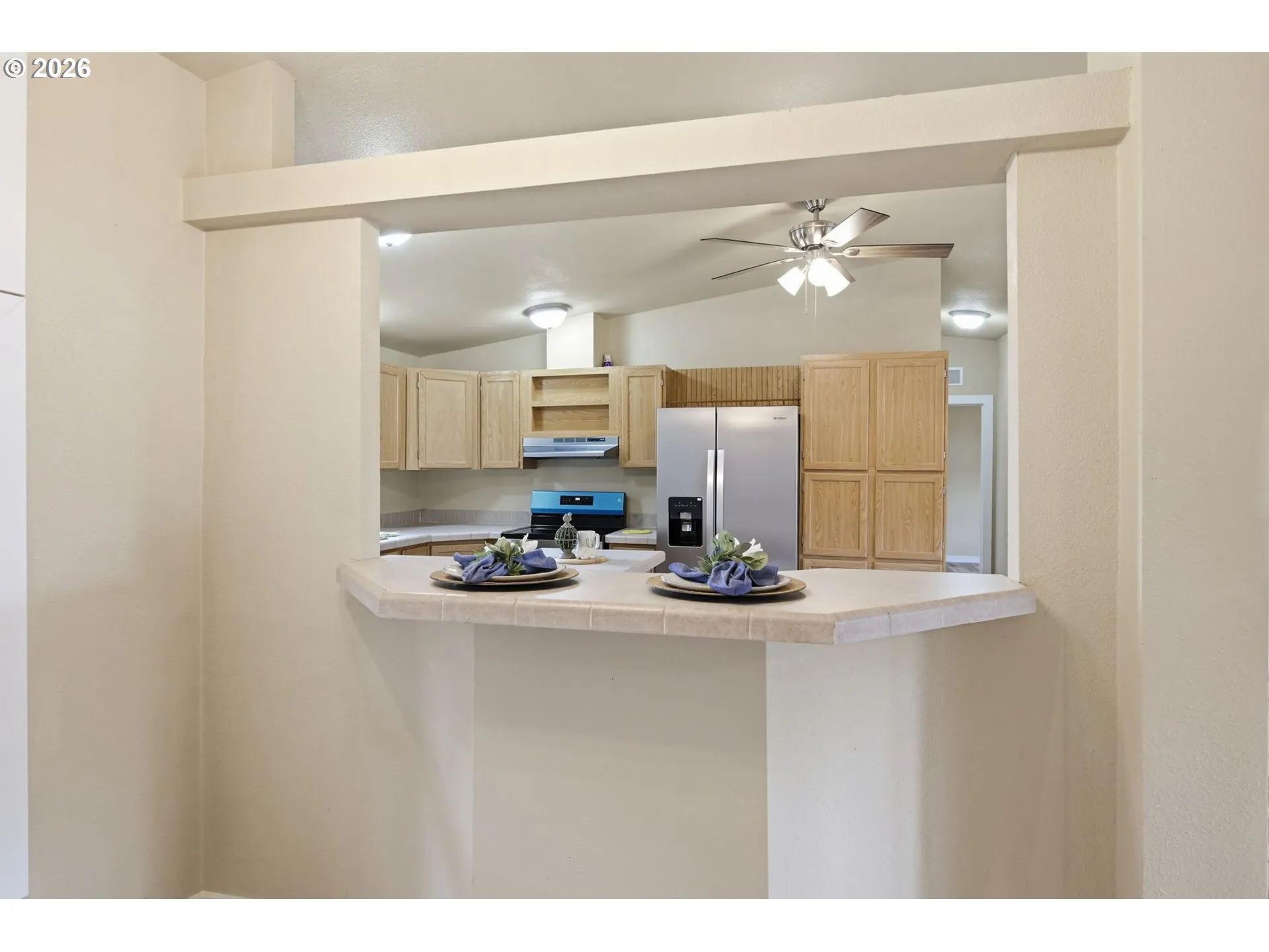 Kitchen-Breakfast Bar