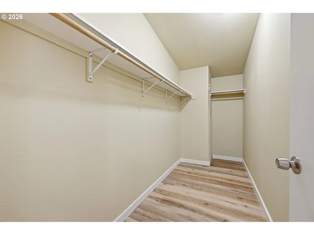 Bedroom, Owner's Suite-Walk-In Closet