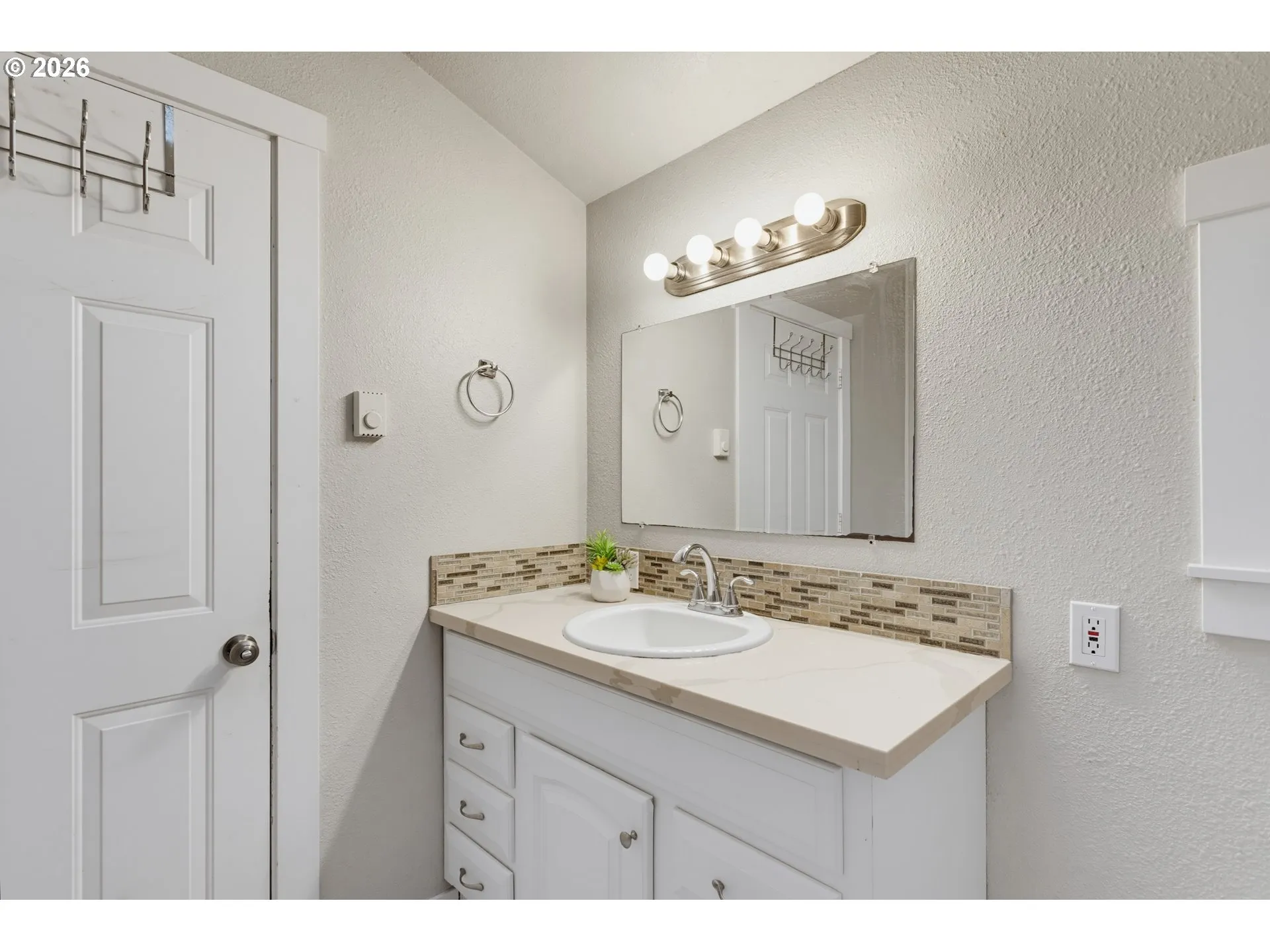 Bathroom, Attached