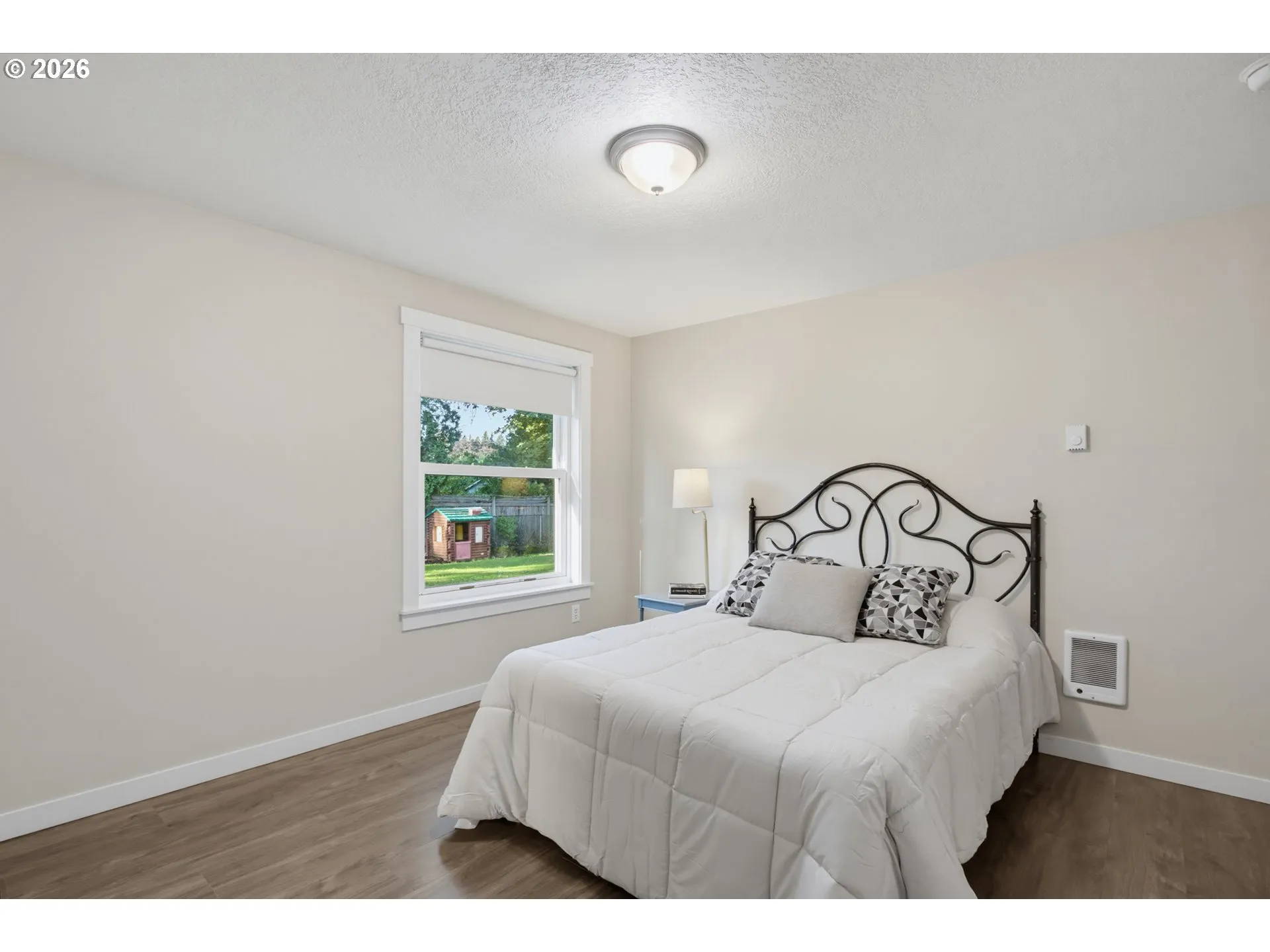 Bedroom, Primary