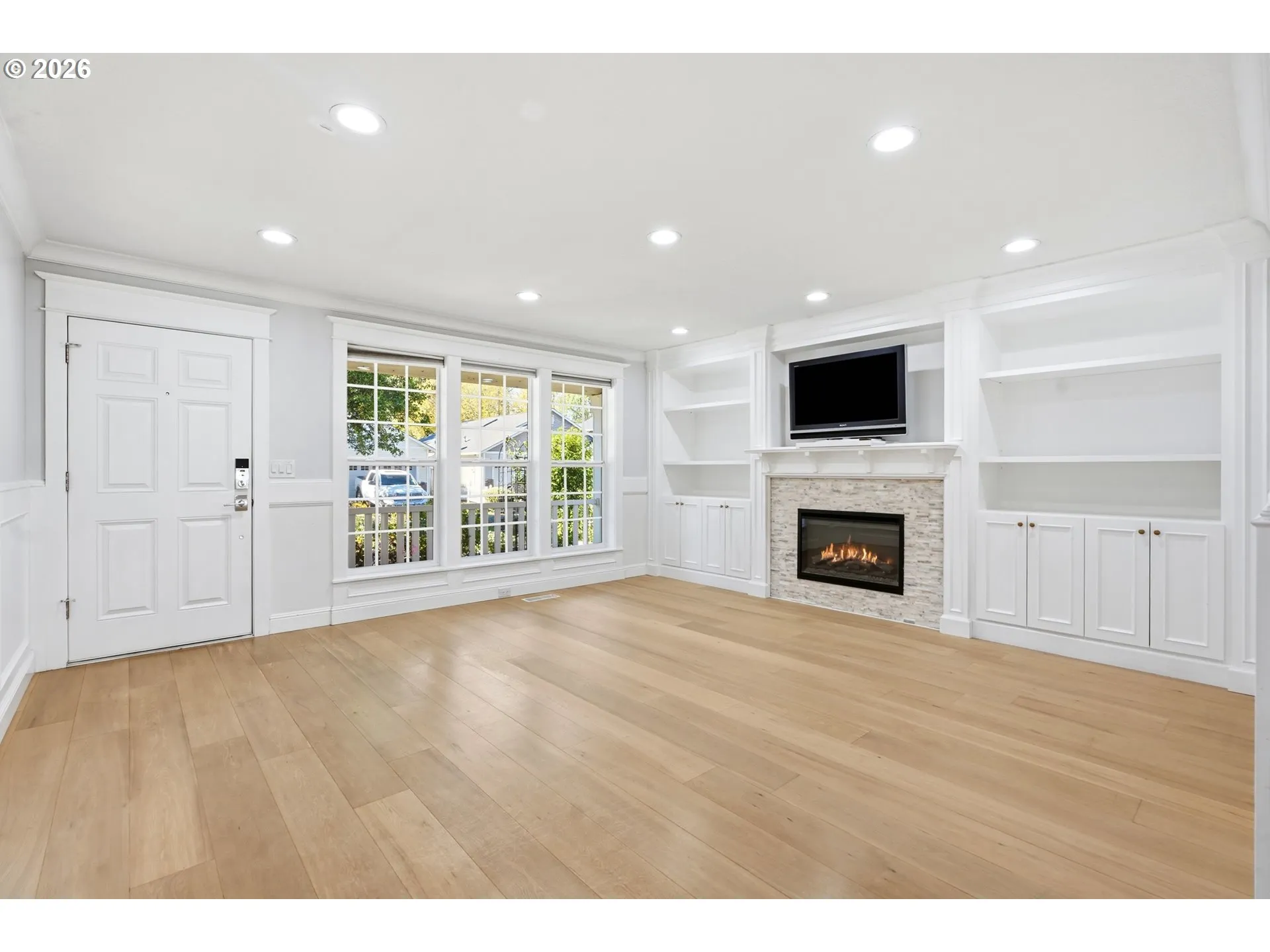 Living Room-Fireplace