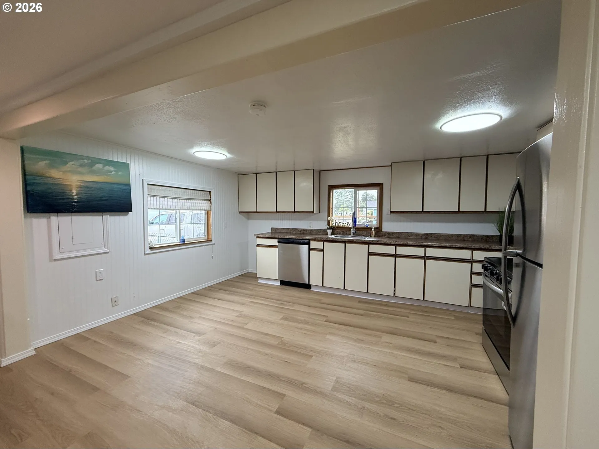 Kitchen-Eating Area