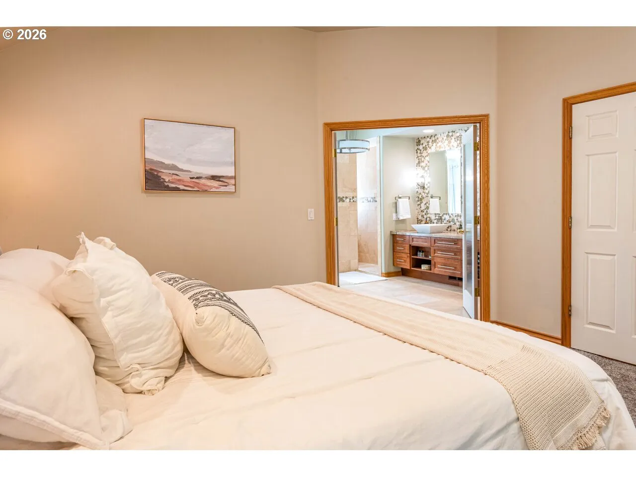 Bedroom, Primary