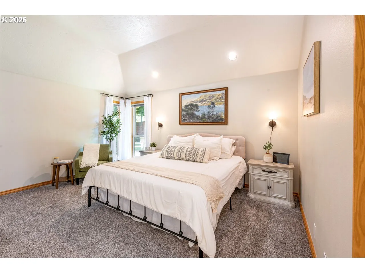 Bedroom, Primary