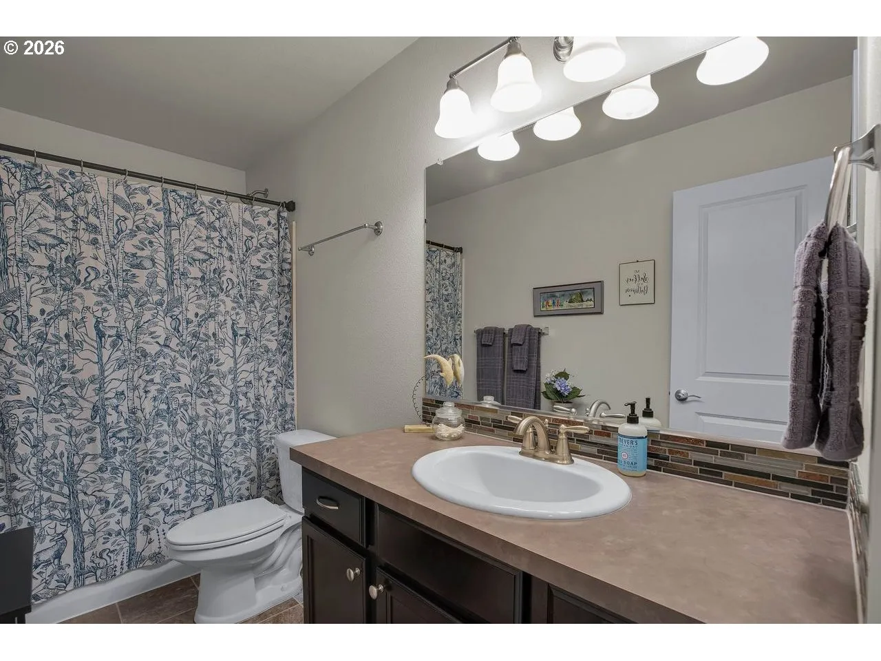 Bathroom-Upper