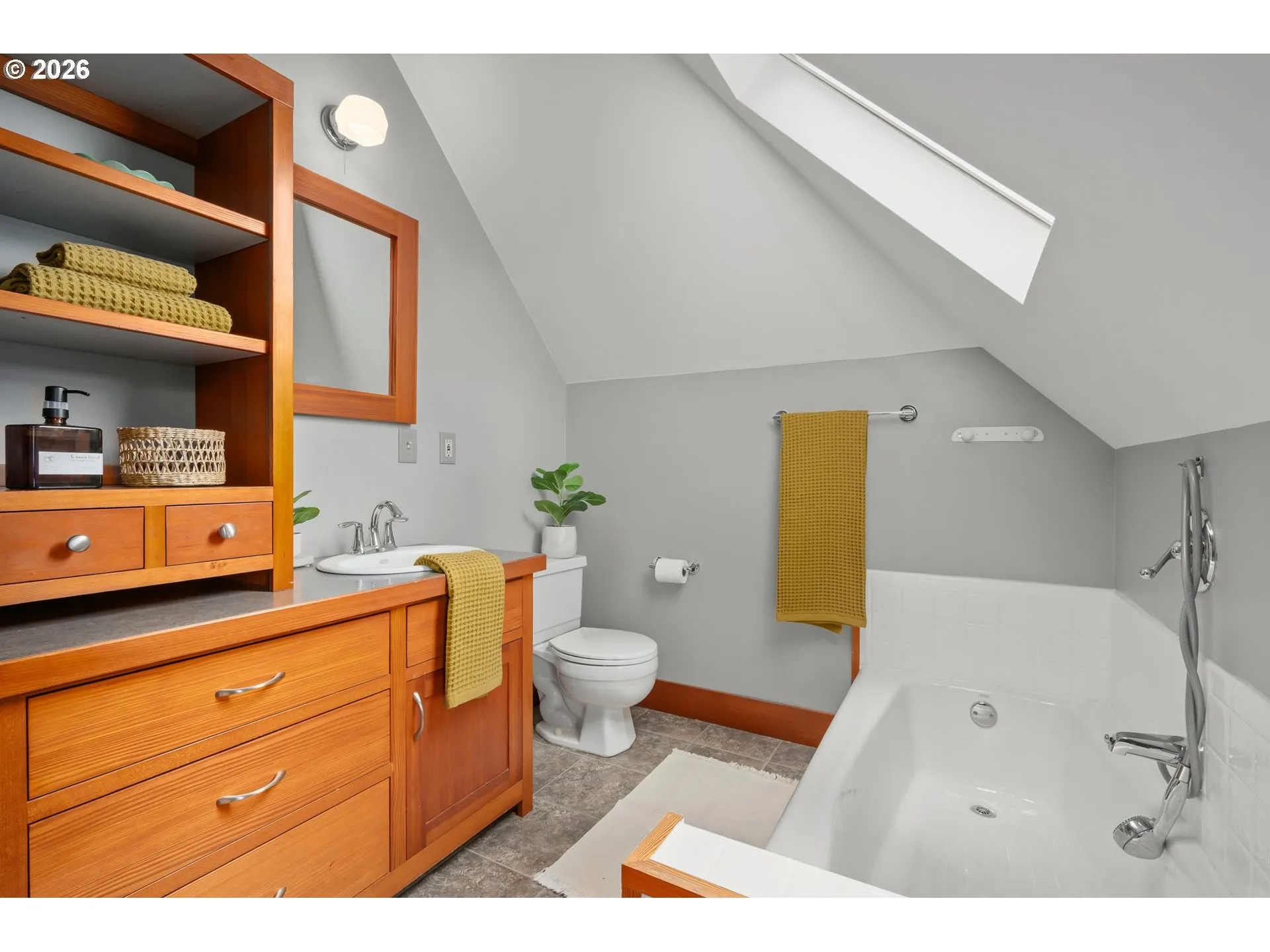 Bathroom, Attached-Upper