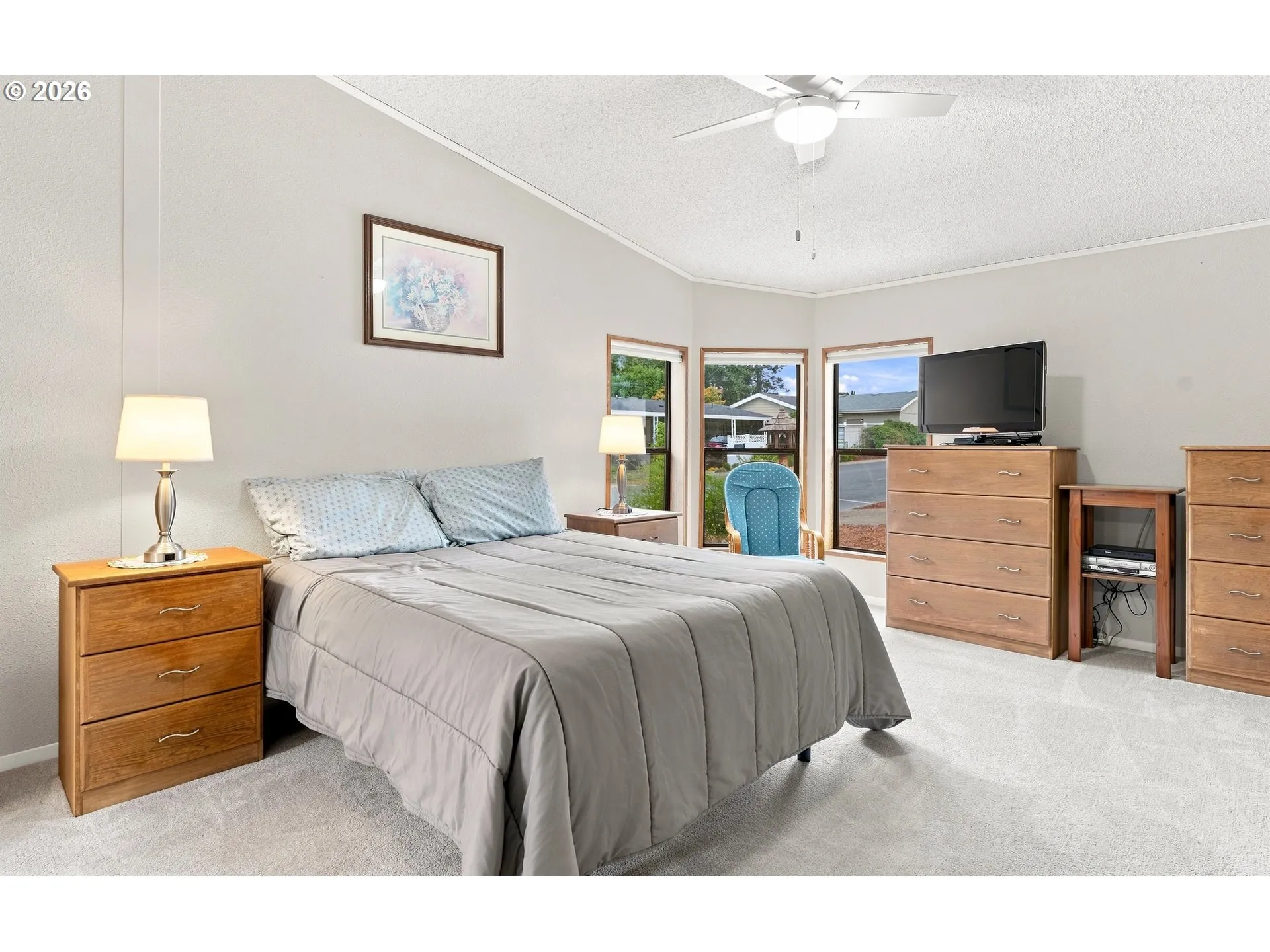 Bedroom, Owner's Suite-Vaulted Ceilings