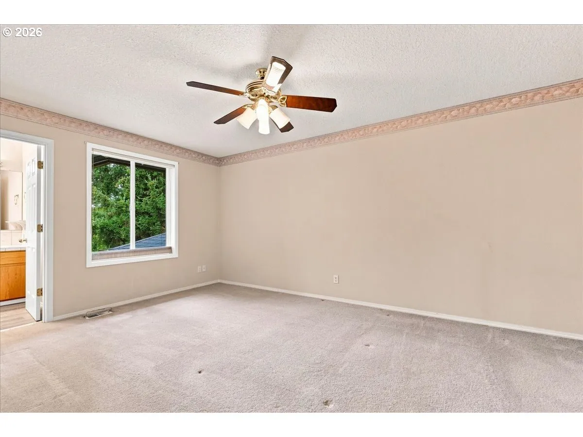 Bedroom, Owner's Suite-Upper