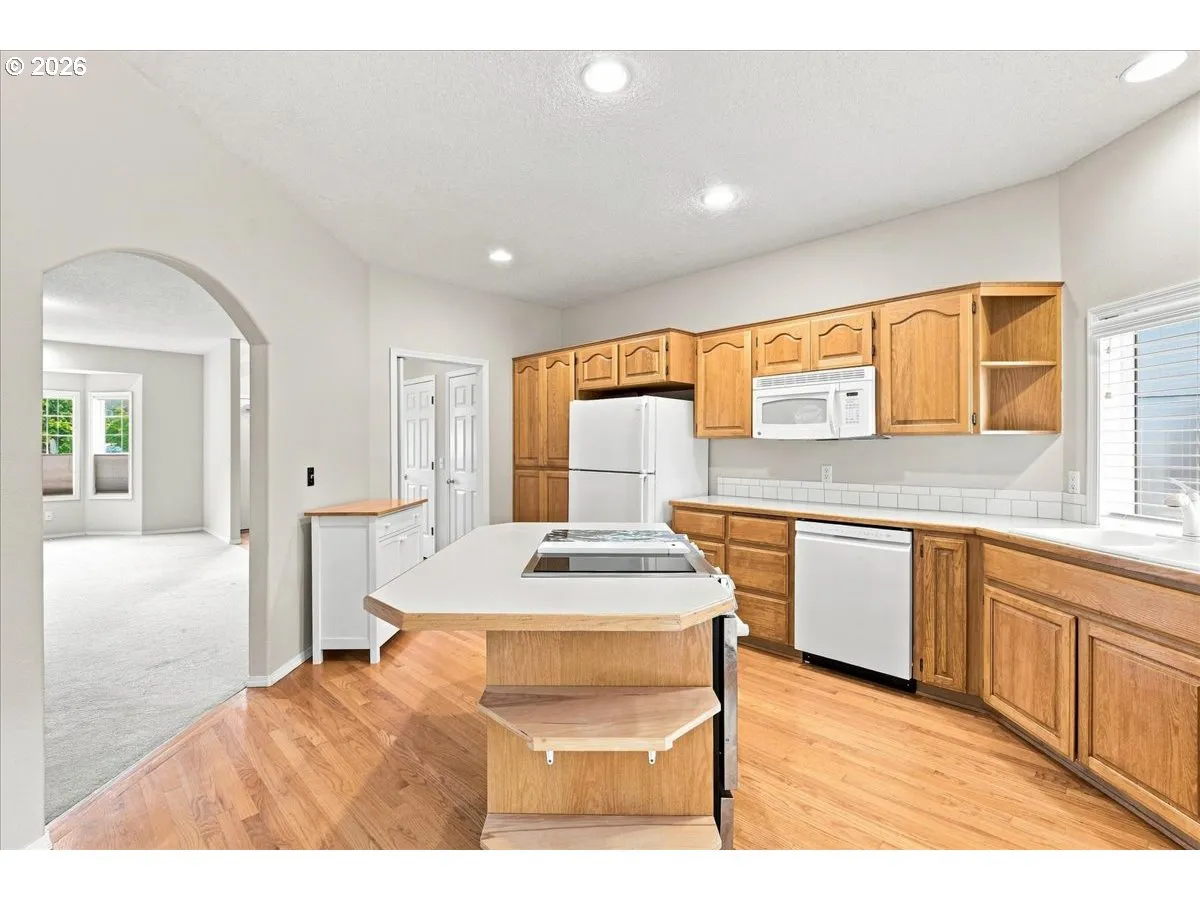 Kitchen-Cooking Island