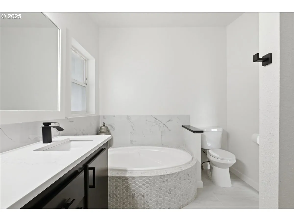 Primary Bedroom-Attached Bathroom