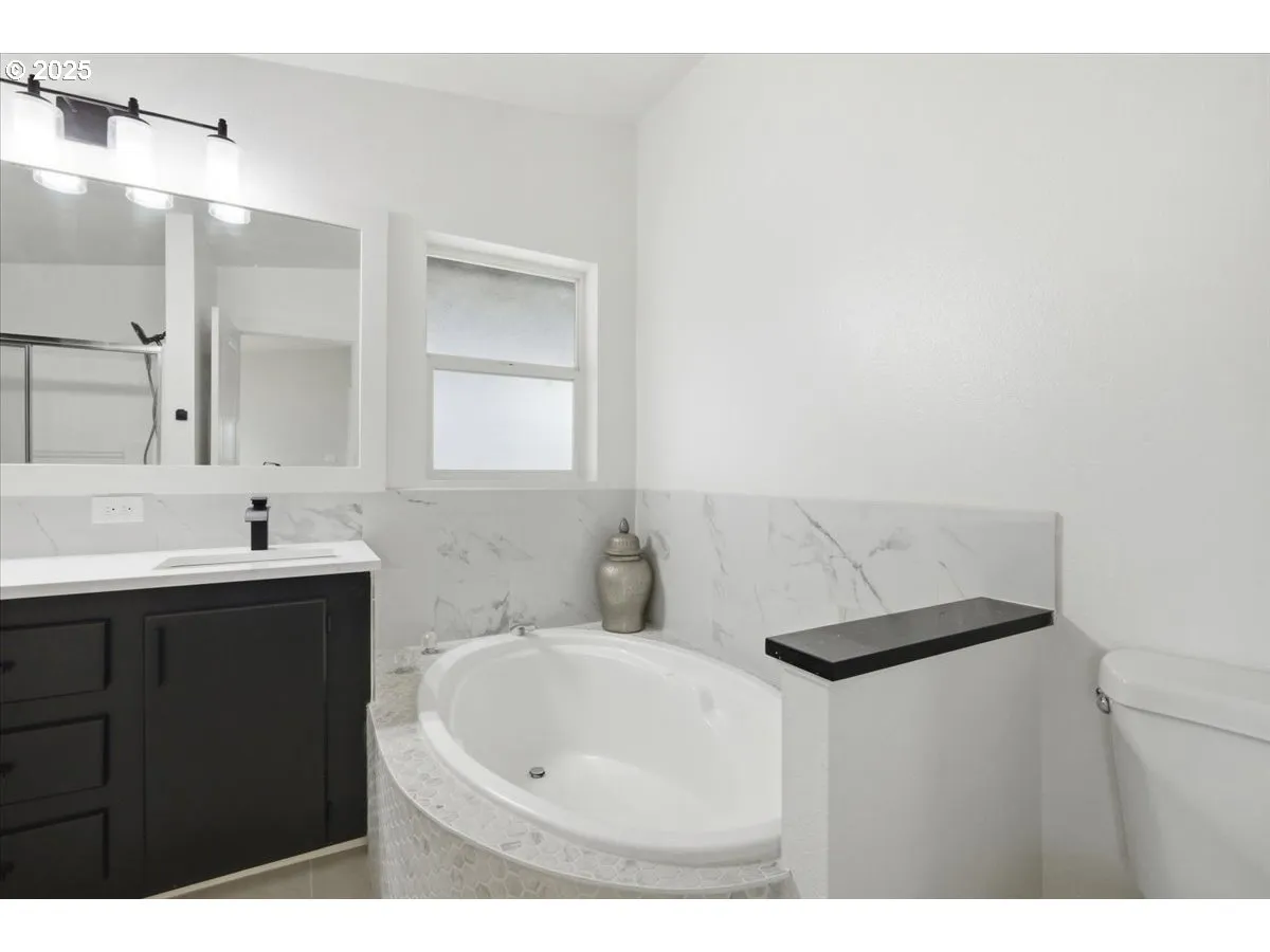 Primary Bedroom-Attached Bathroom