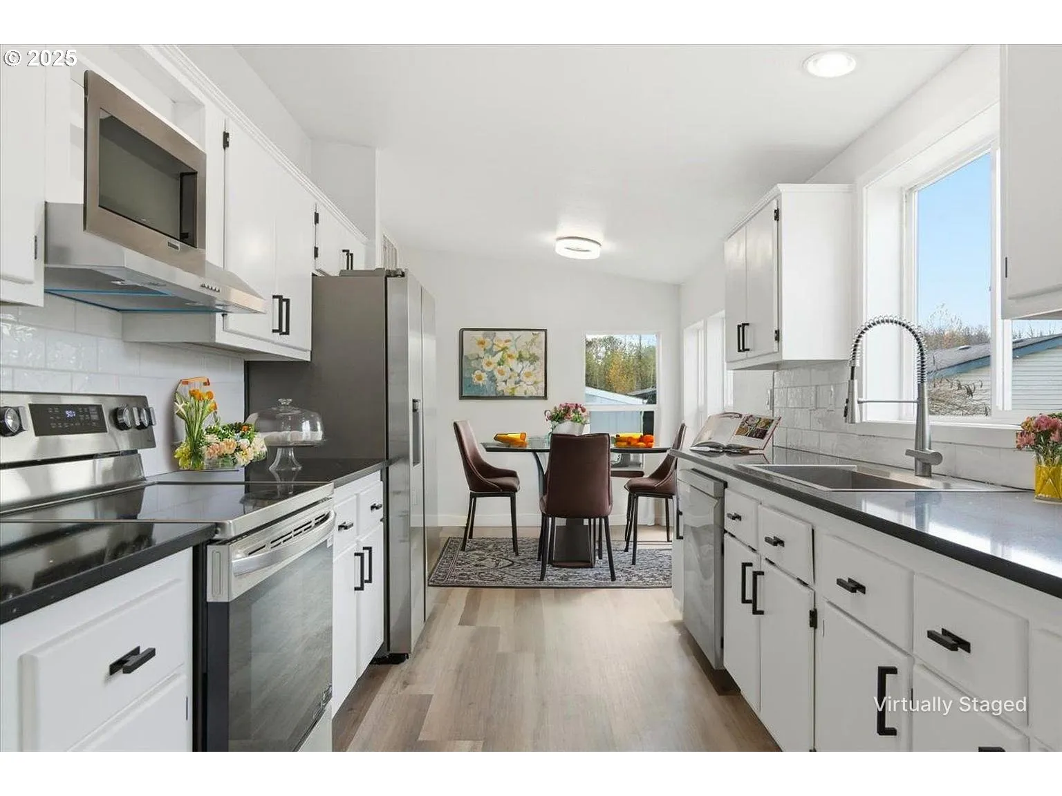 Kitchen/Nook-Eating Area