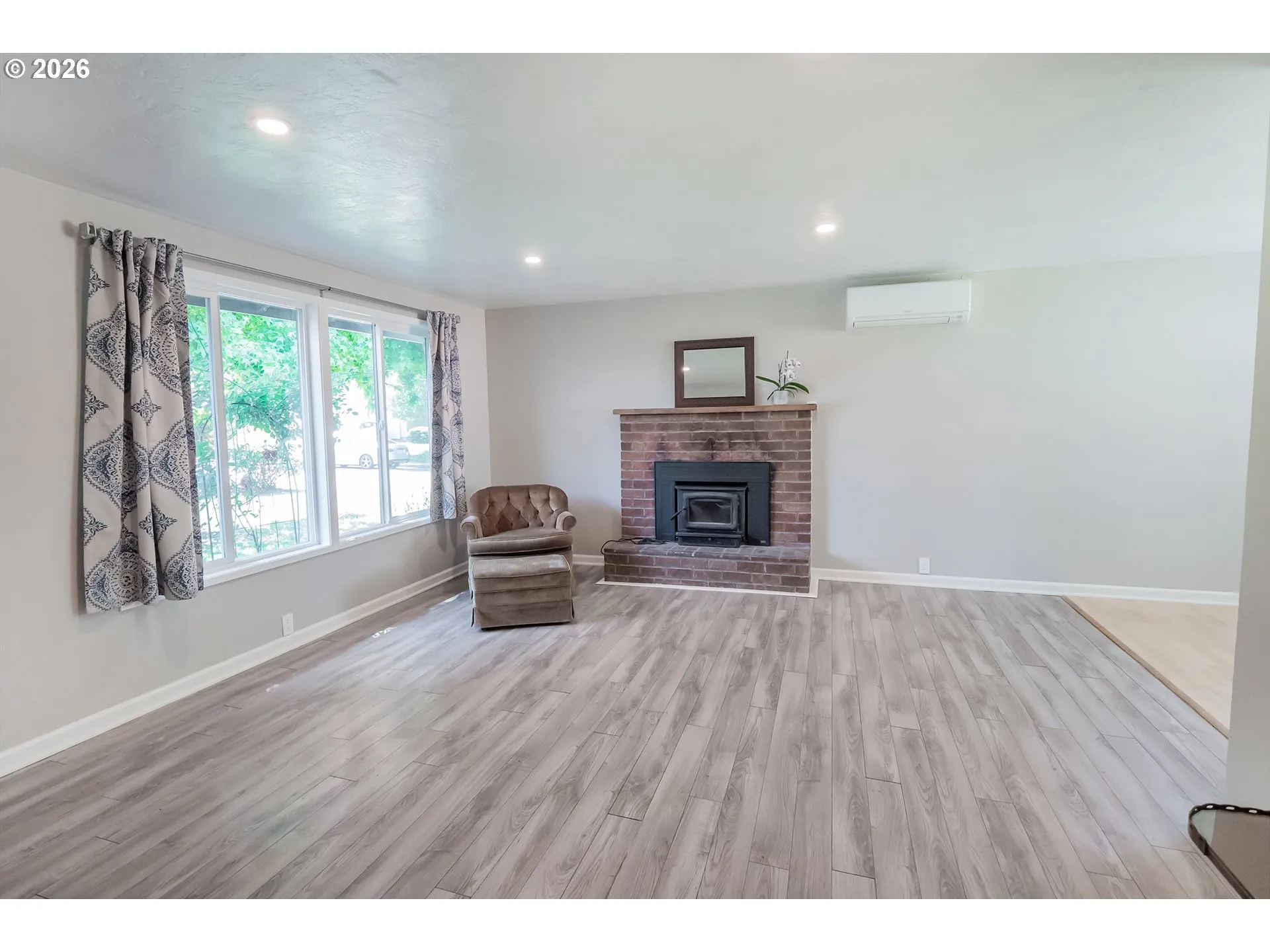Fireplace Wood Burning Stove/Insert-Certified