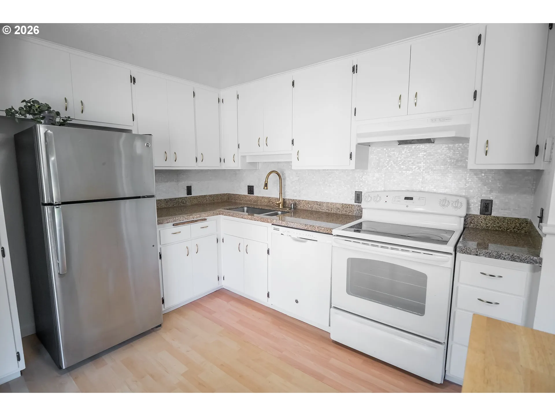 Kitchen-Cooking Island