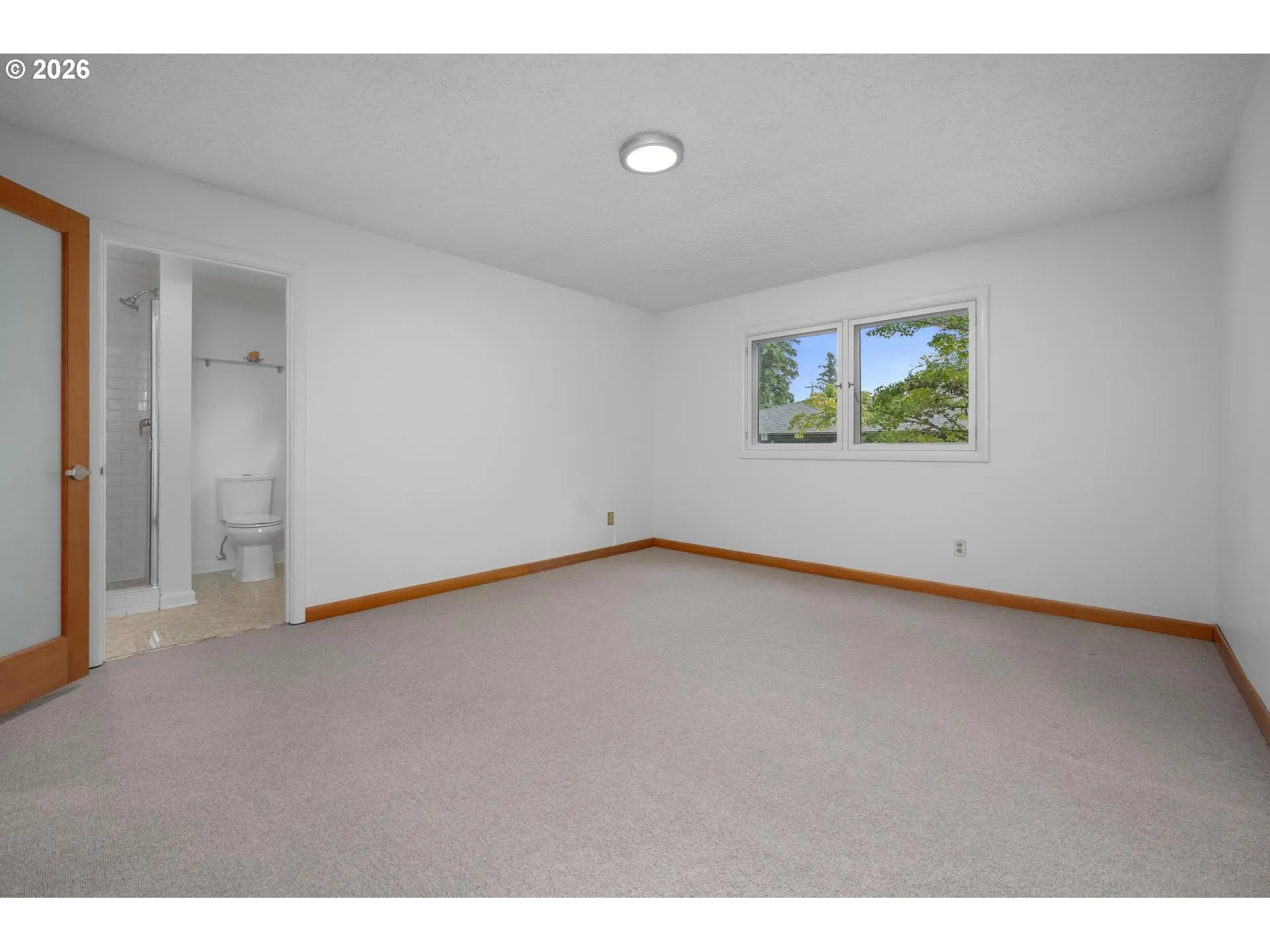 Bedroom-Full Bathroom