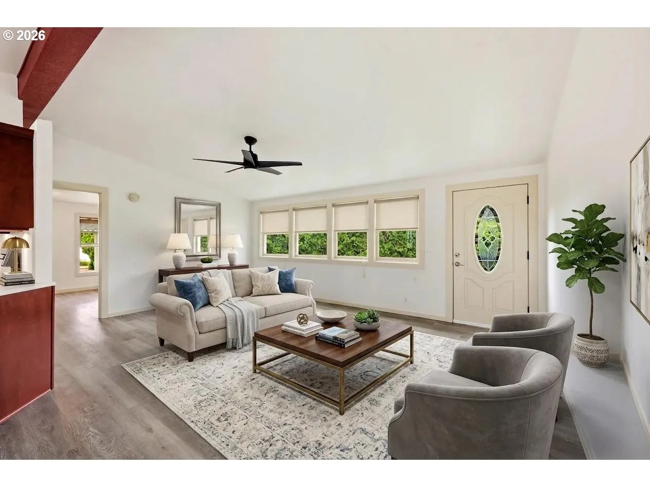 Living Room-Vaulted Ceilings