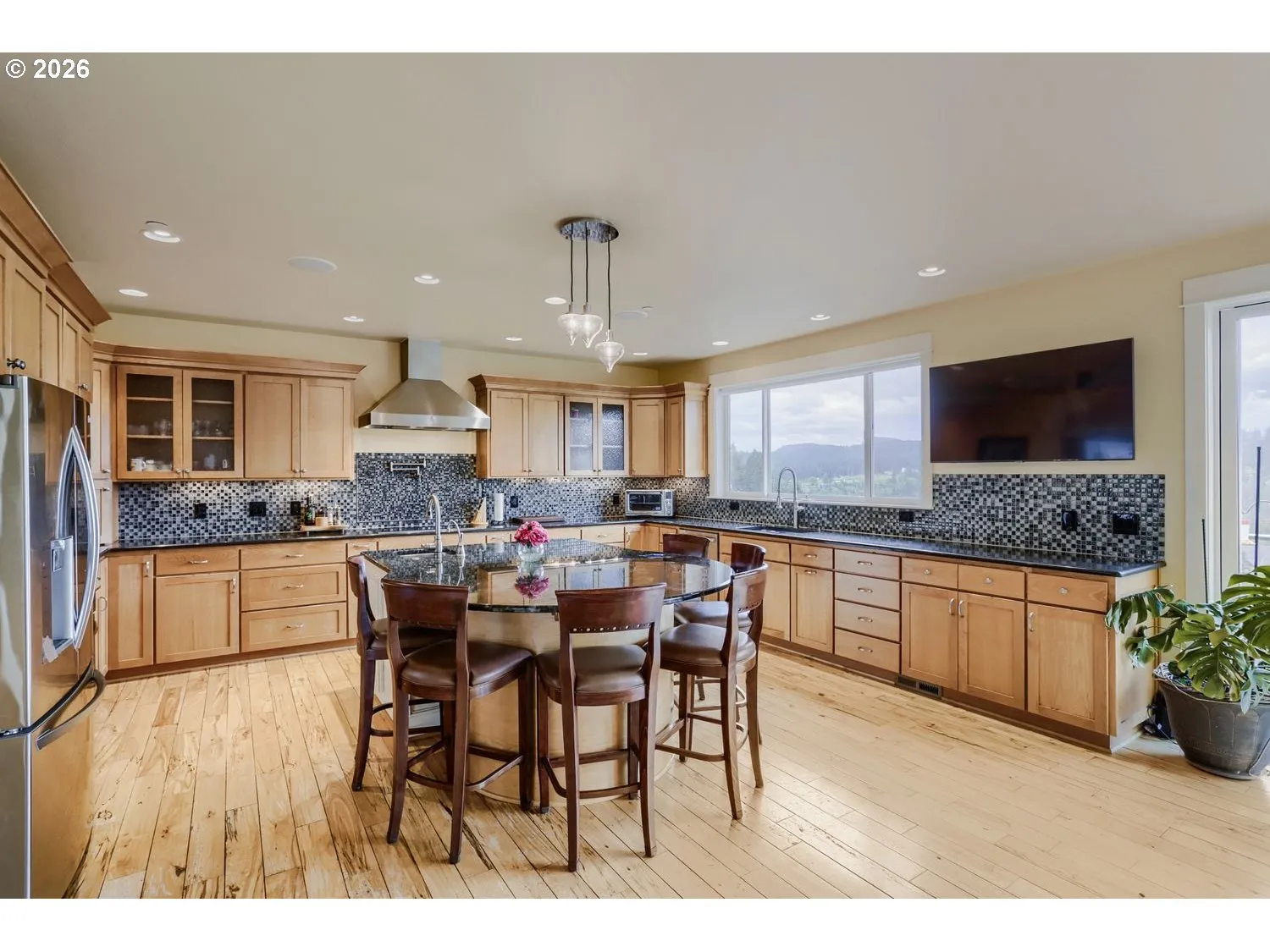 Kitchen-Breakfast Bar