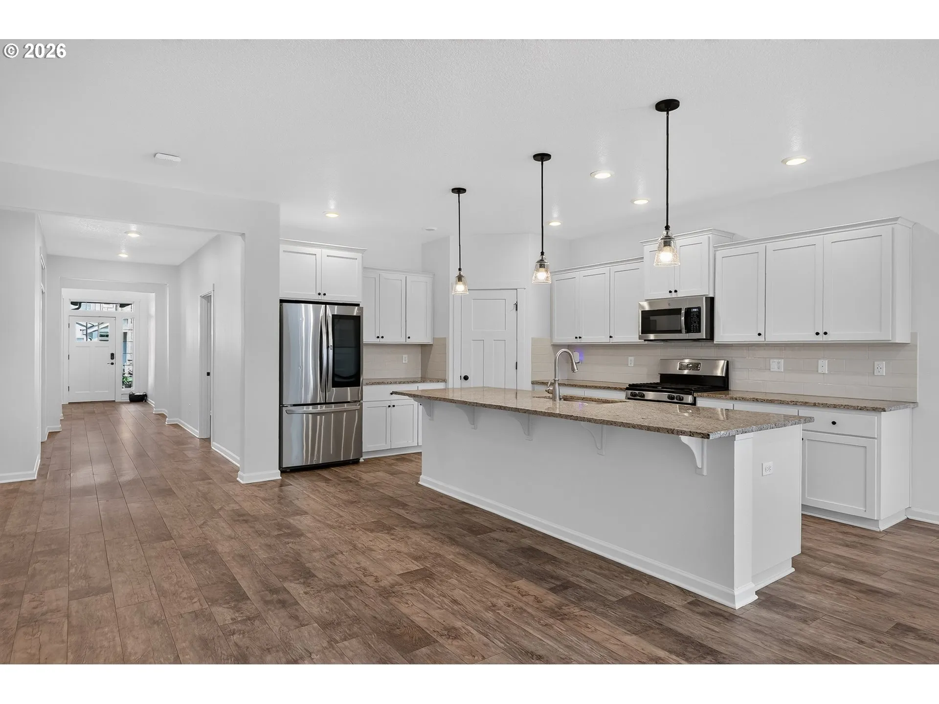 Kitchen-Breakfast Bar