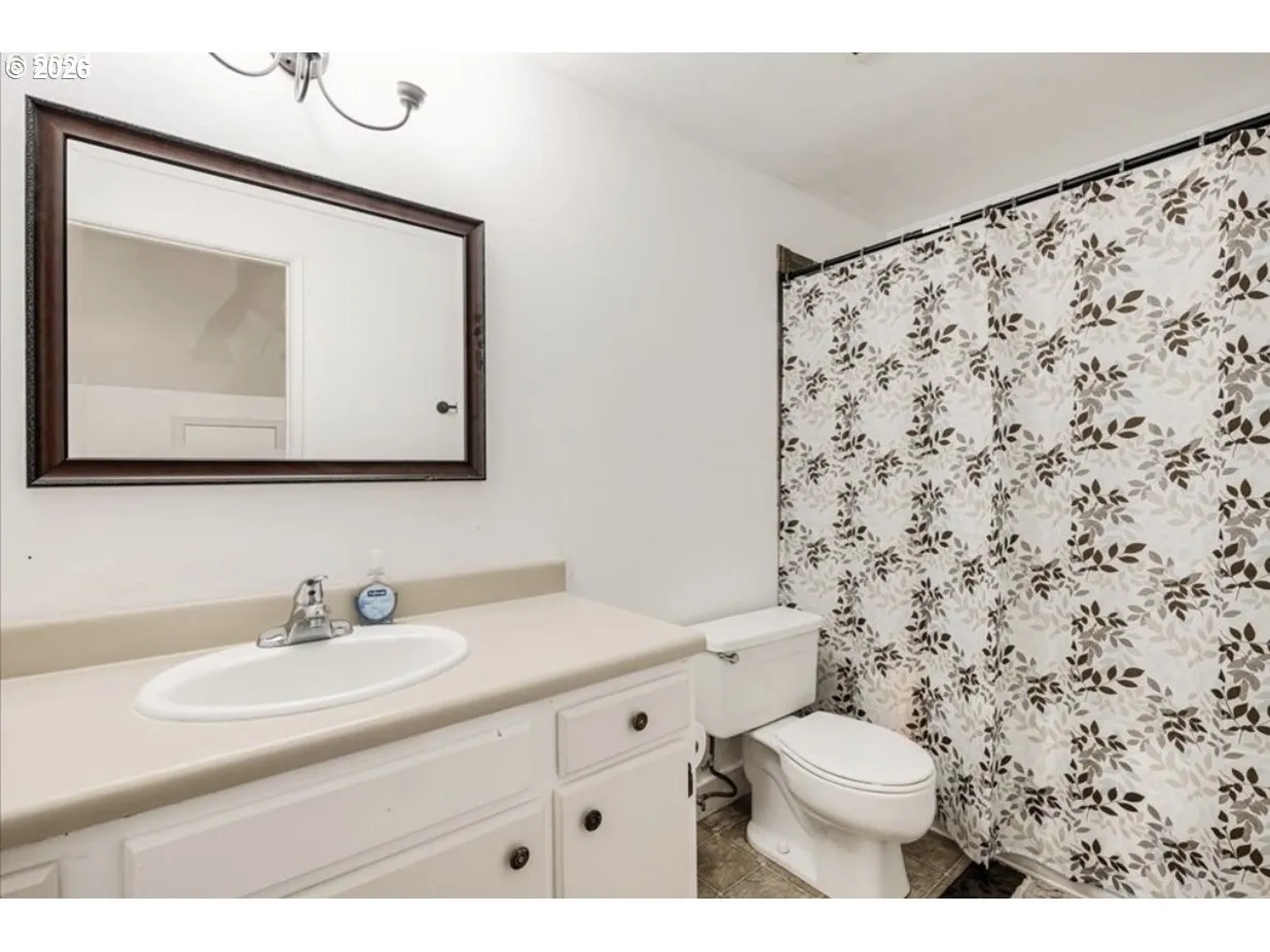 Bathroom-Upper