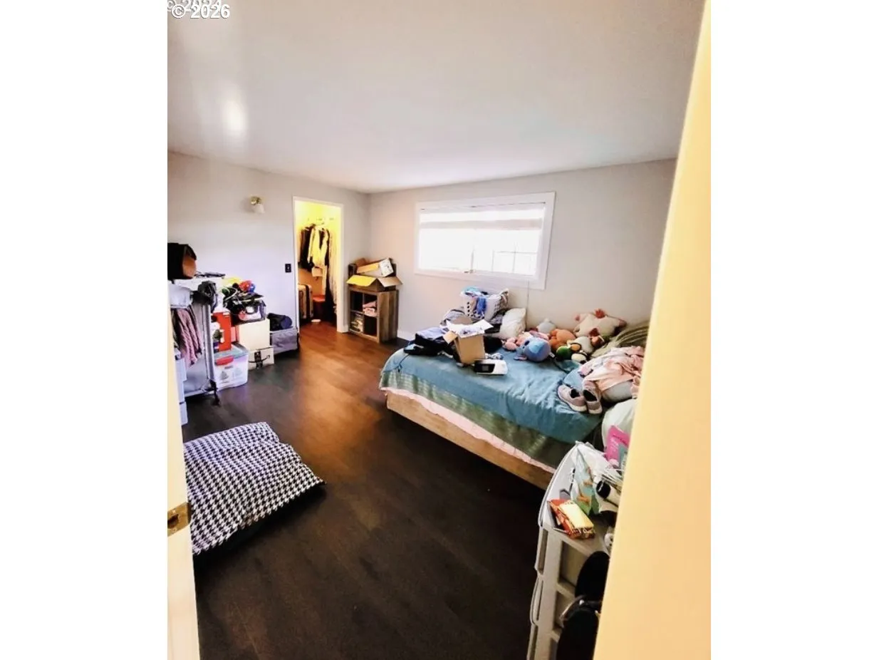 Bedroom-Main