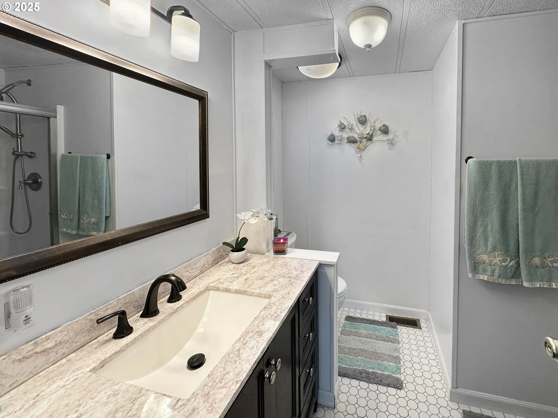 Bathroom, Attached