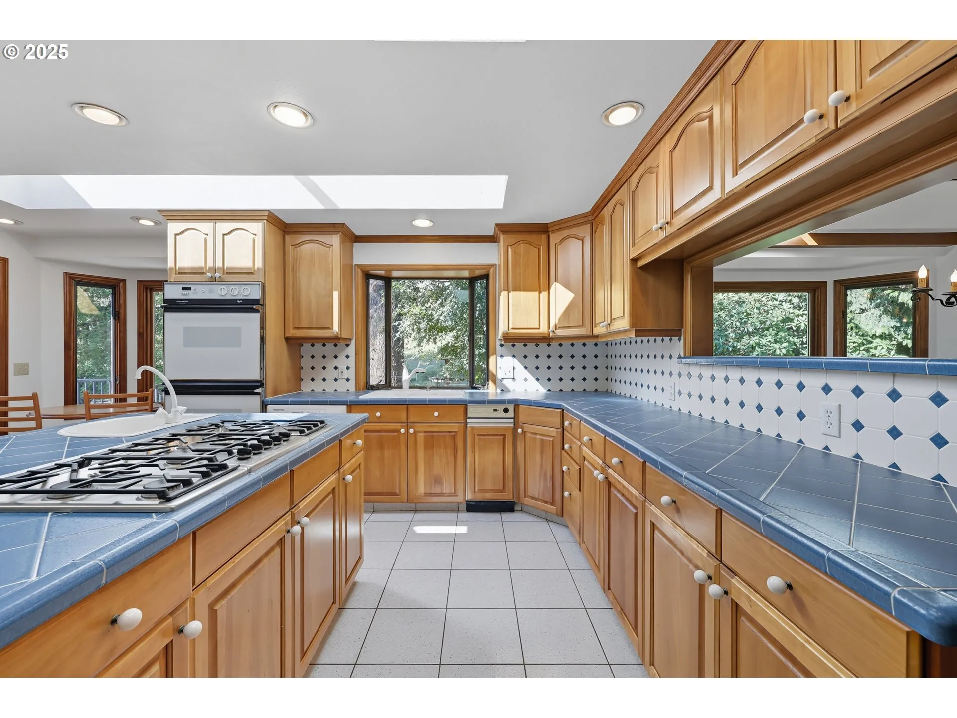 Kitchen-Cooking Island
