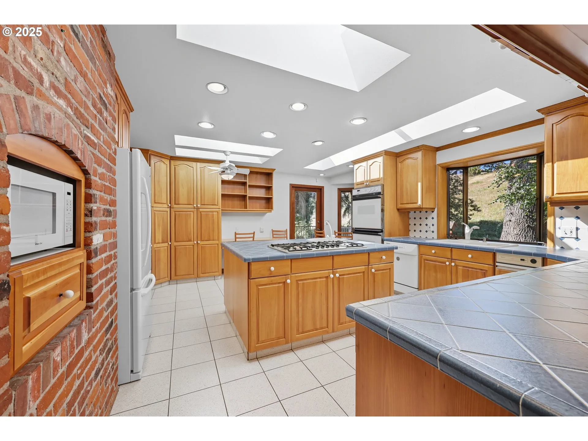 Kitchen-Island