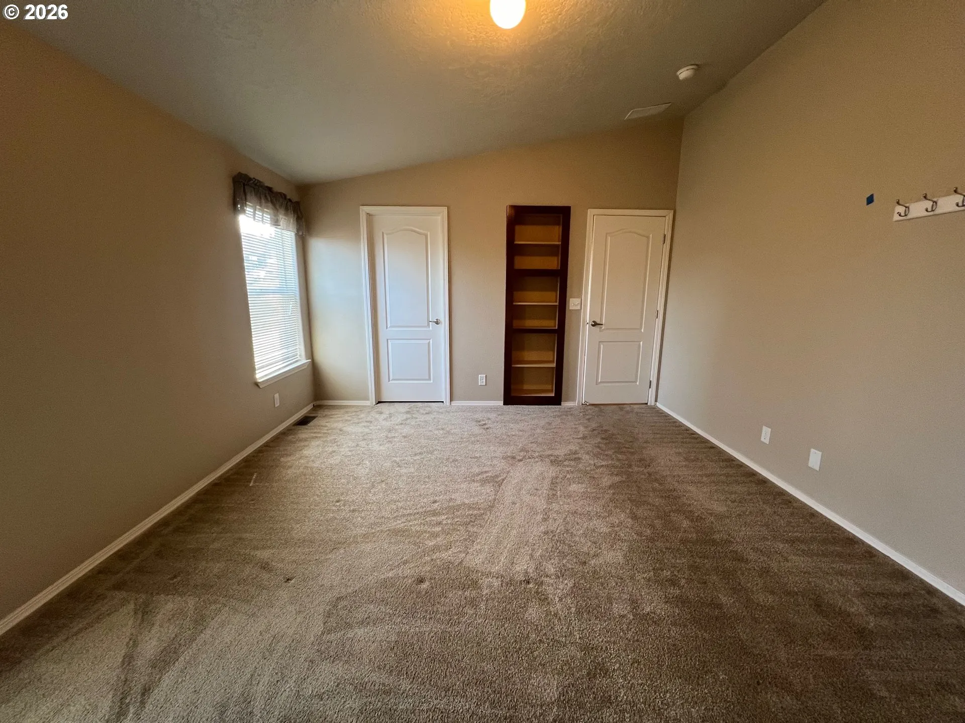 Bedroom, Primary