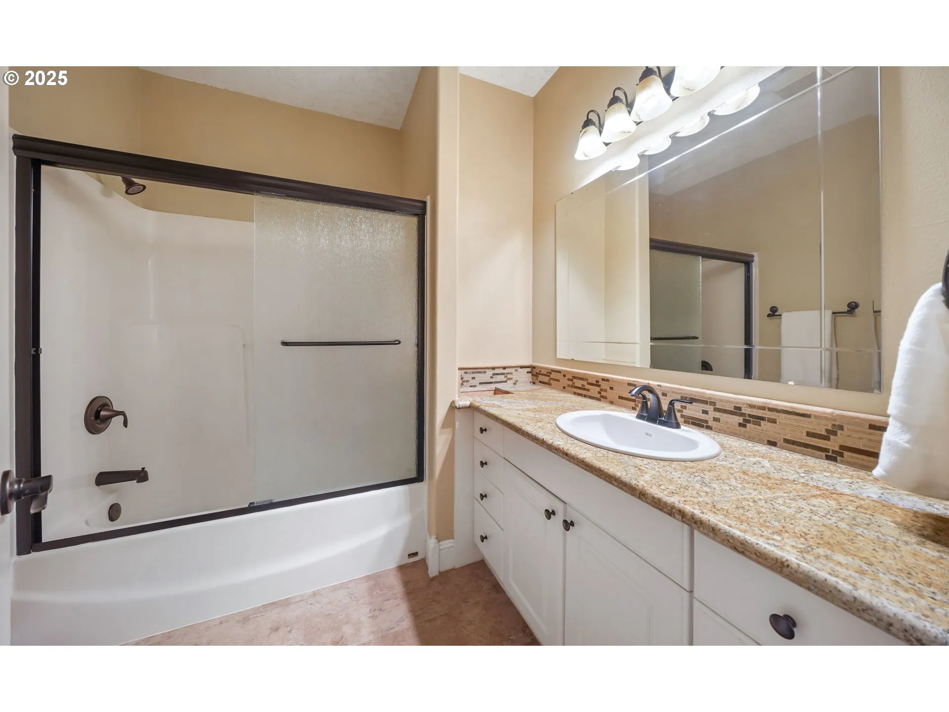 Bathroom-Upper