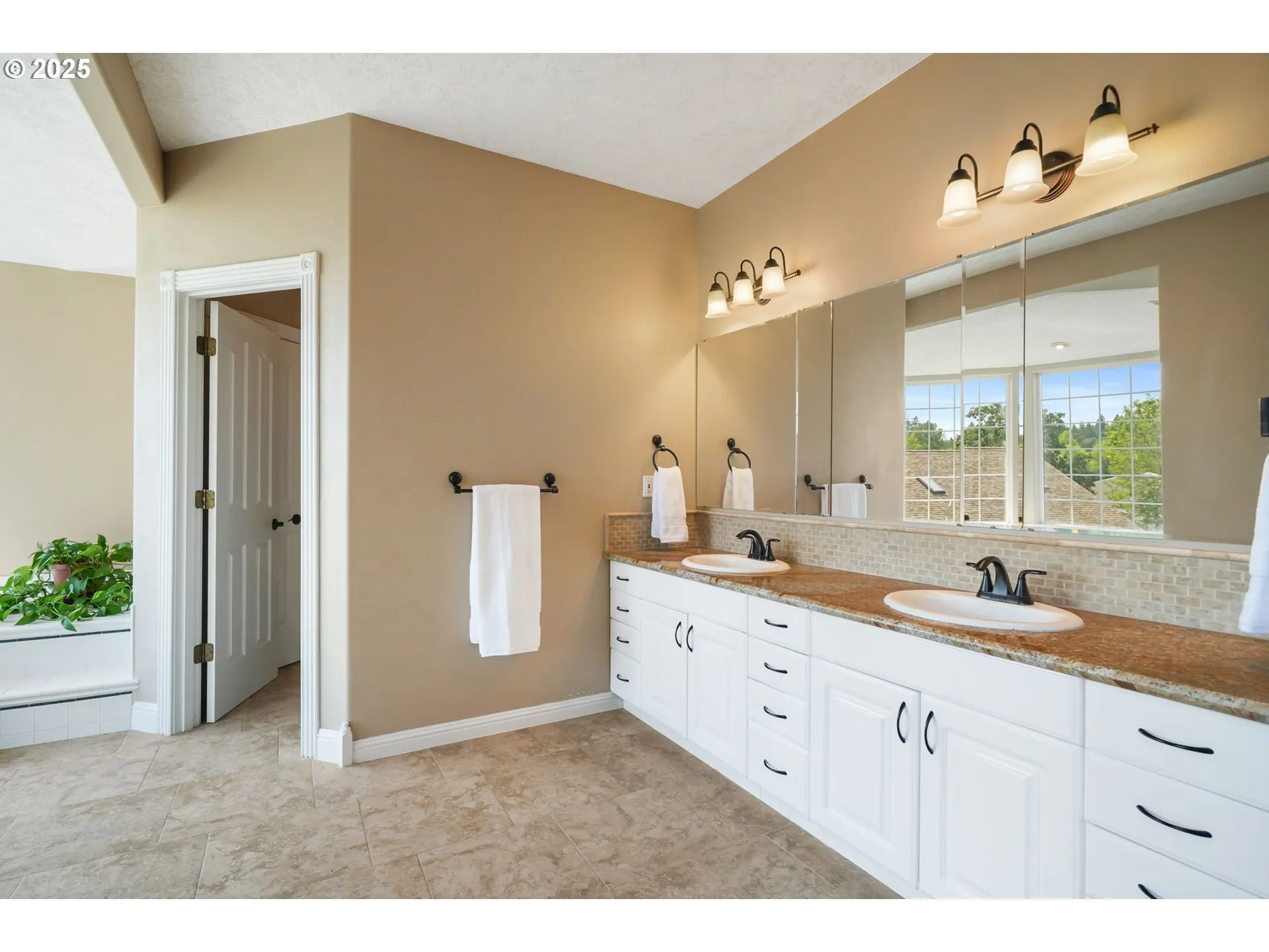 En Suite Bathroom